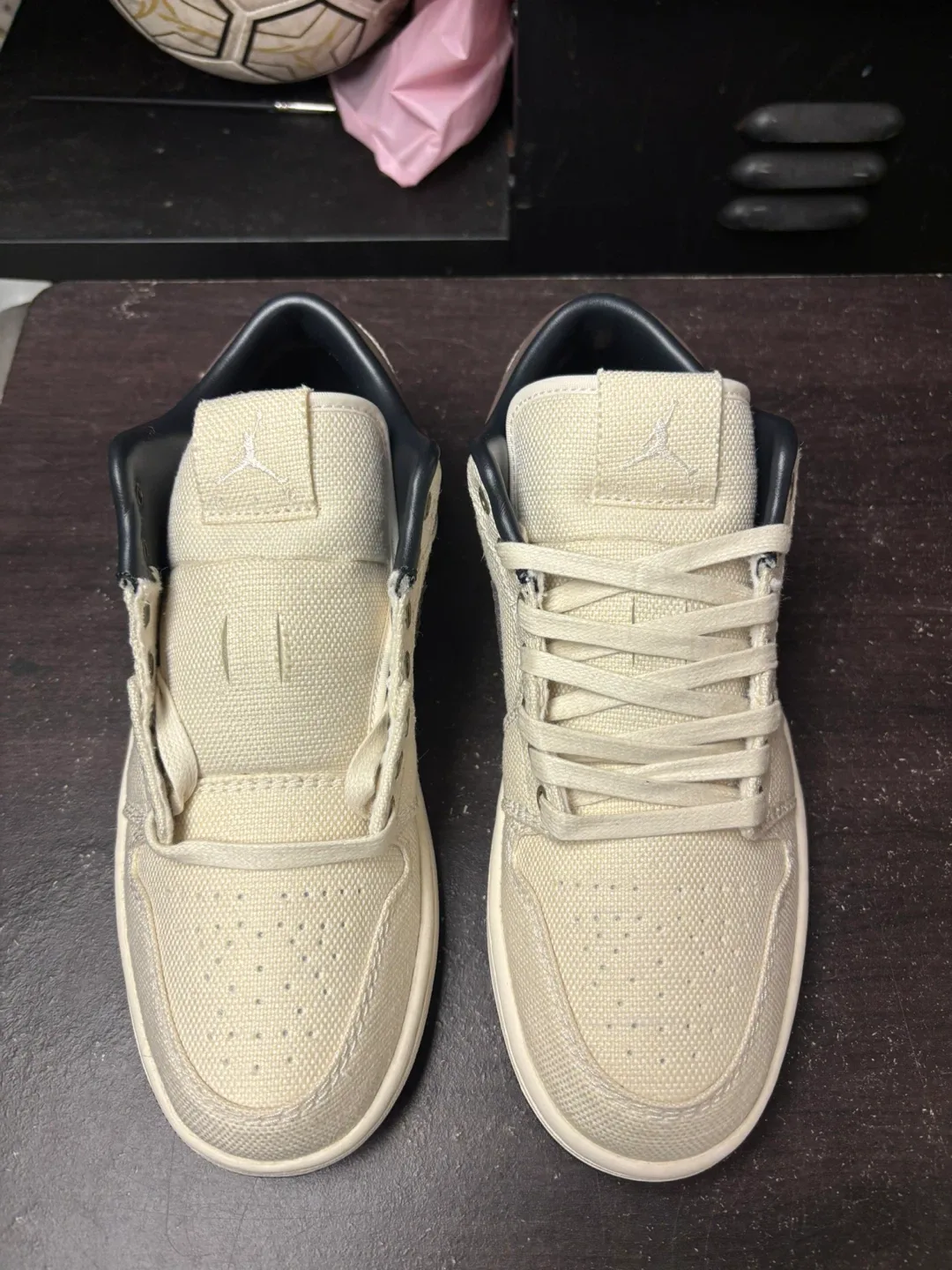 Air Jordan 1 low pale ivory Off noir image indicator(2)