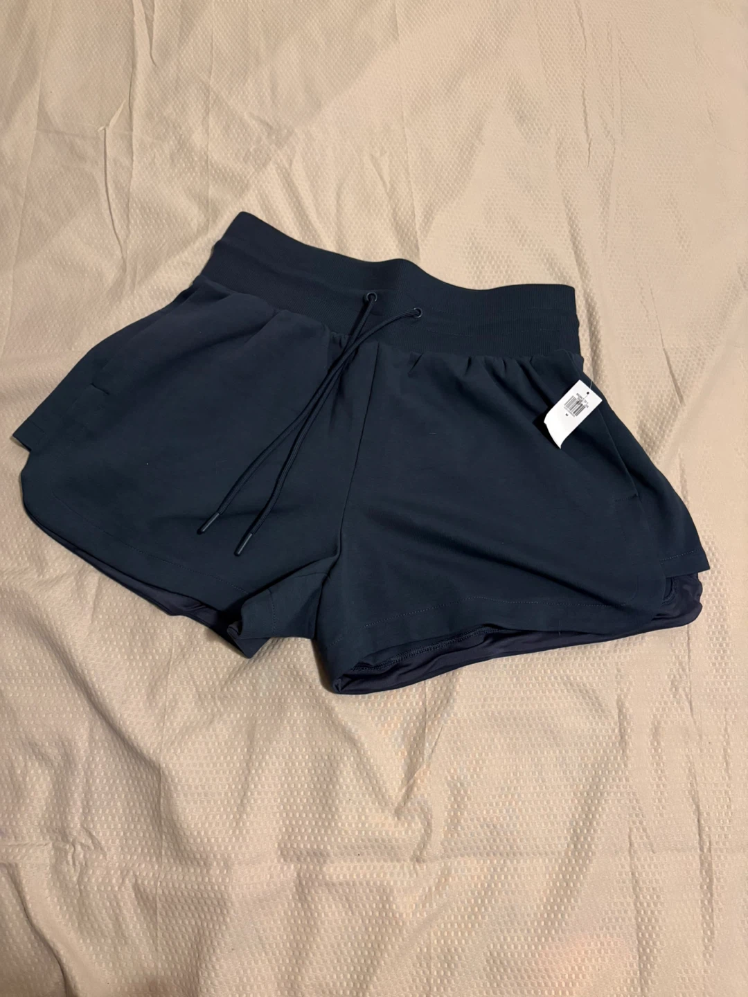 Old Navy Active Dynamic Fleece Shorts - Size M - photo 2