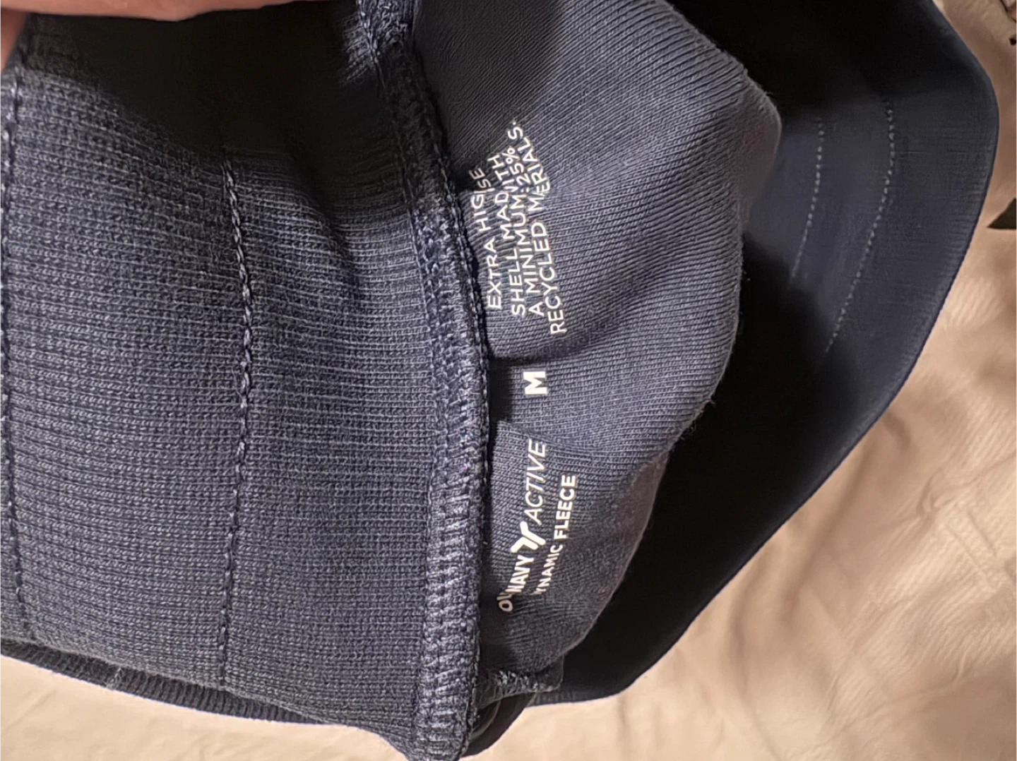 Old Navy Active Dynamic Fleece Shorts - Size M - photo 3
