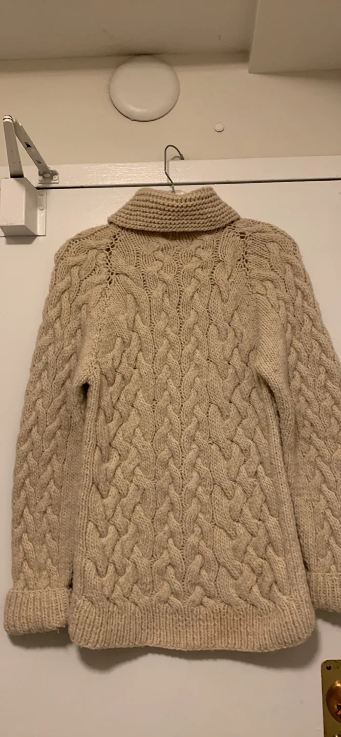 Cozy Cable Knit  Sweater woman’s size small medium image indicator(2)