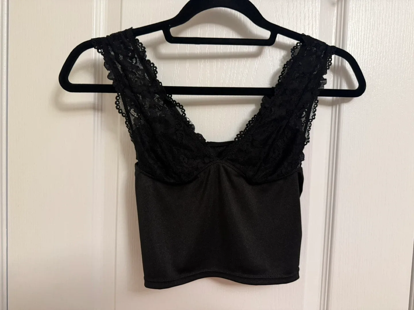 Black Lace Crop Top image indicator(2)