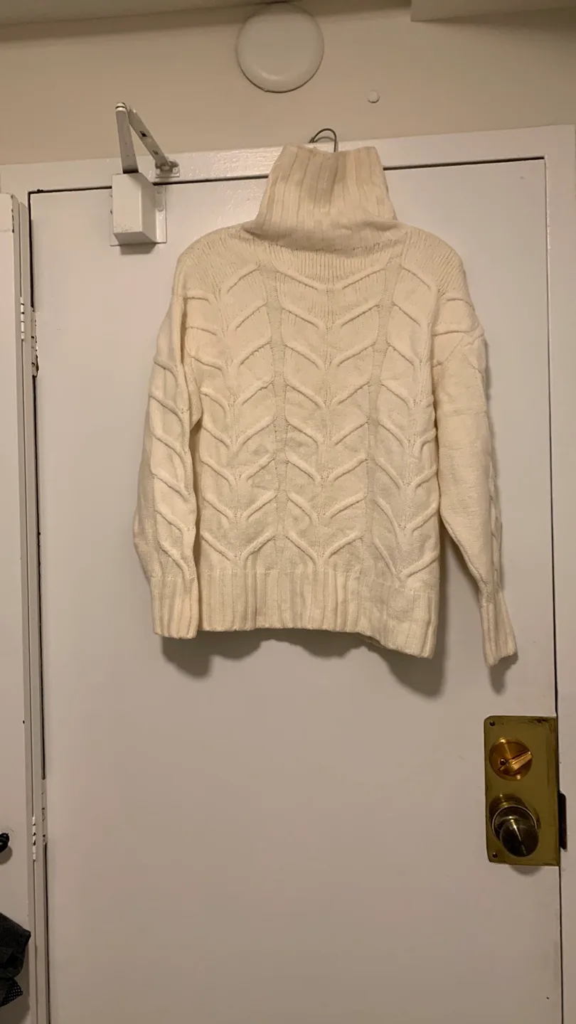 100 merino  wool  Cable Knit Turtleneck Sweater image indicator(4)