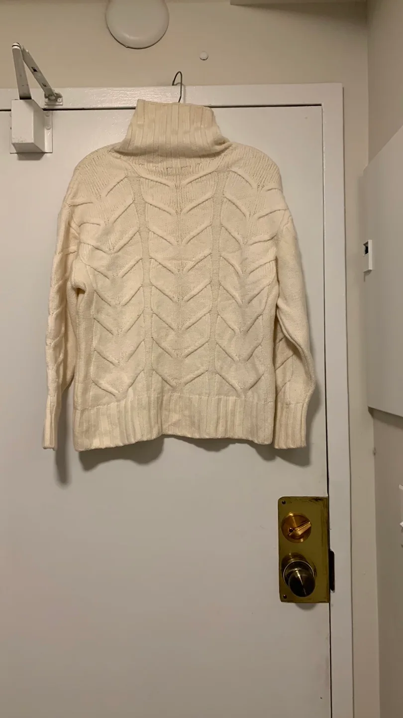 100 merino  wool  Cable Knit Turtleneck Sweater image indicator(3)