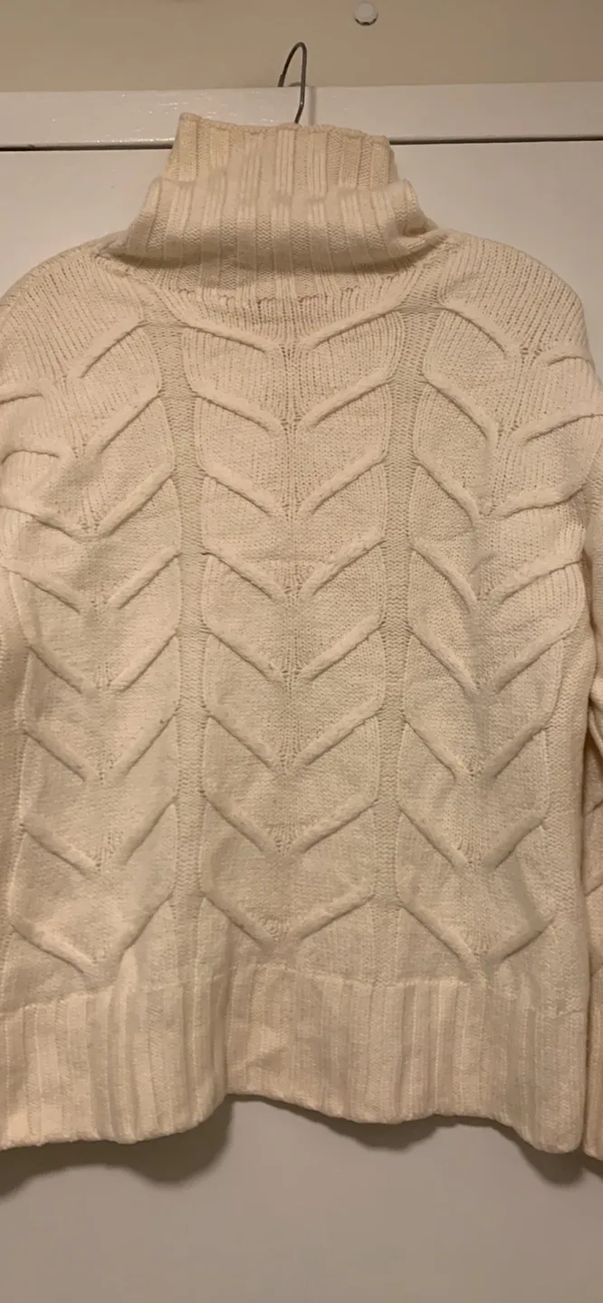 100 merino  wool  Cable Knit Turtleneck Sweater image indicator(2)