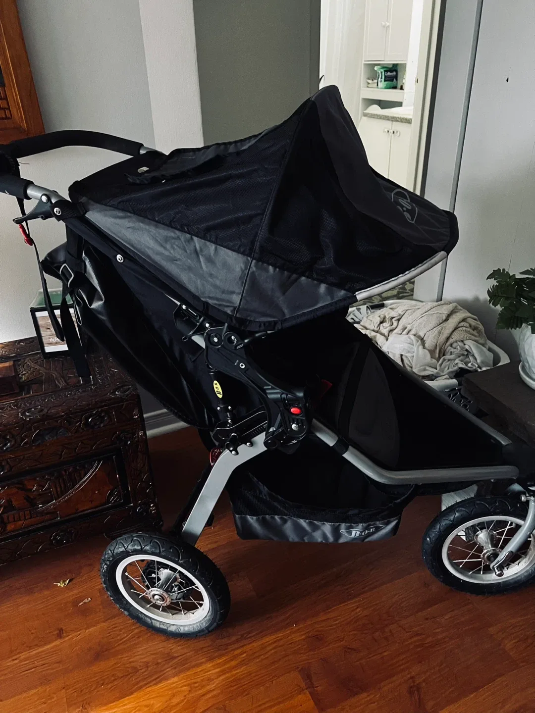 B.O.B Name Brand Baby Jogger Jogging Stroller - Black/Grey image indicator(4)