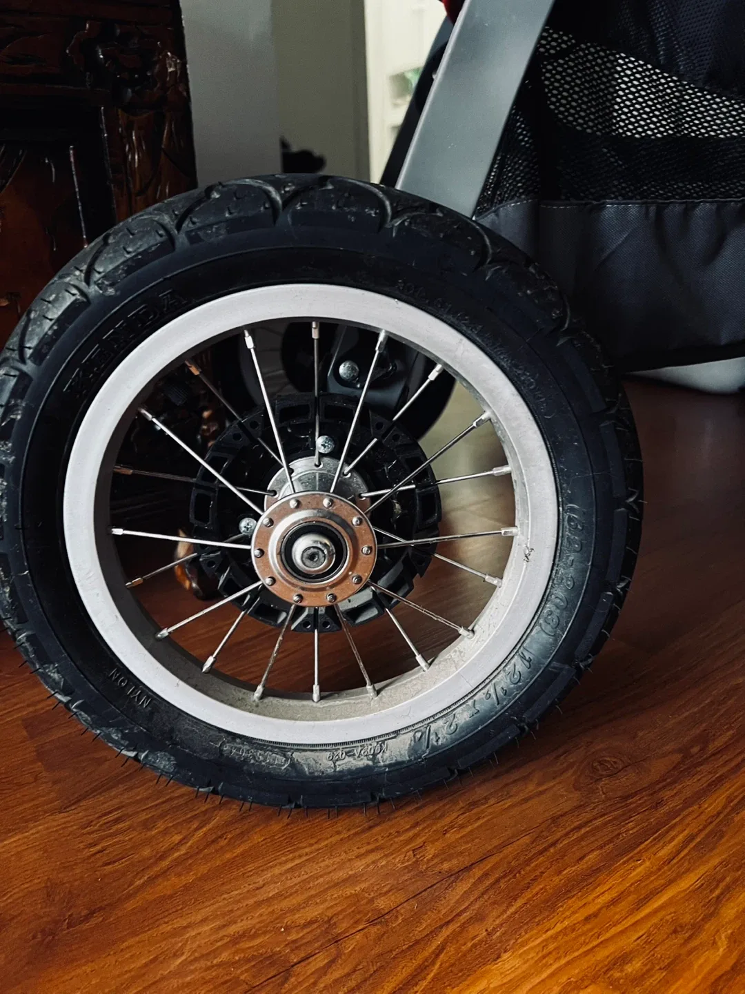 B.O.B Name Brand Baby Jogger Jogging Stroller - Black/Grey image indicator(7)