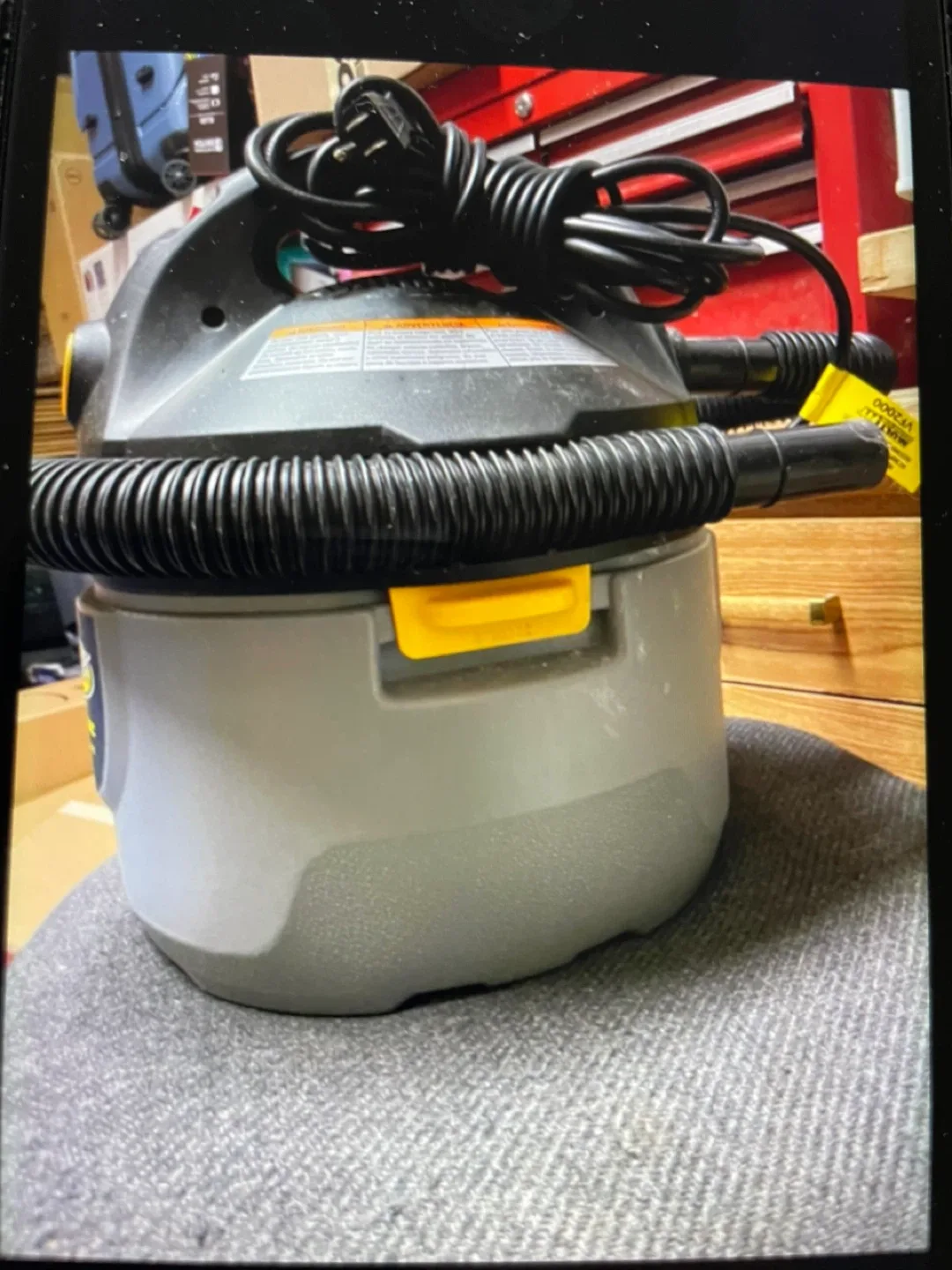 Stinger 2.0 Gal Wet/Dry Vac image indicator(2)