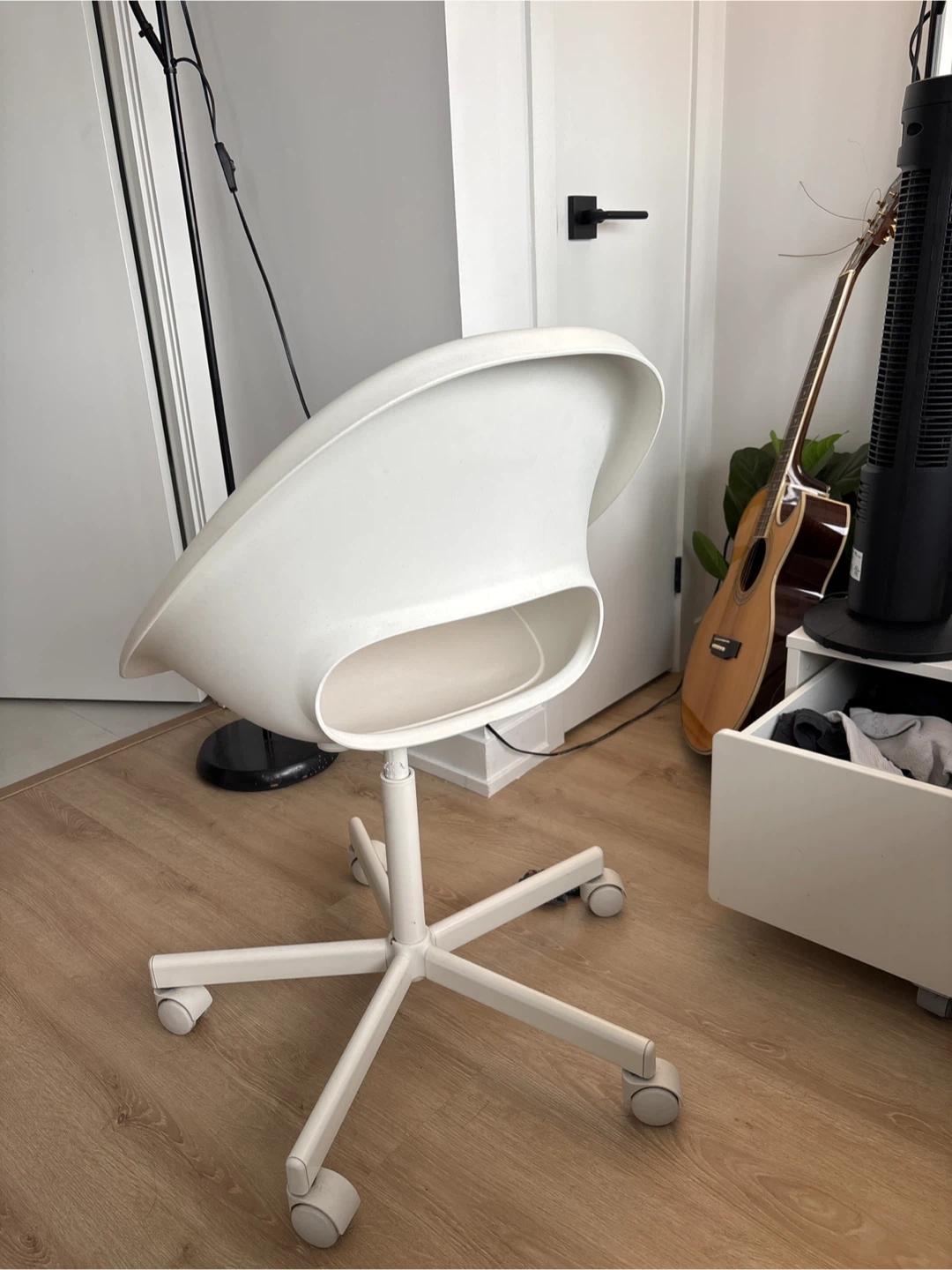 White IKEA SKRUVSTA Swivel Chair - photo 2