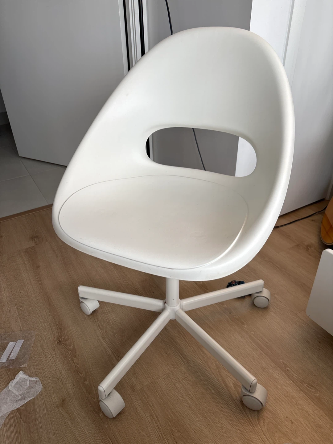 White IKEA SKRUVSTA Swivel Chair