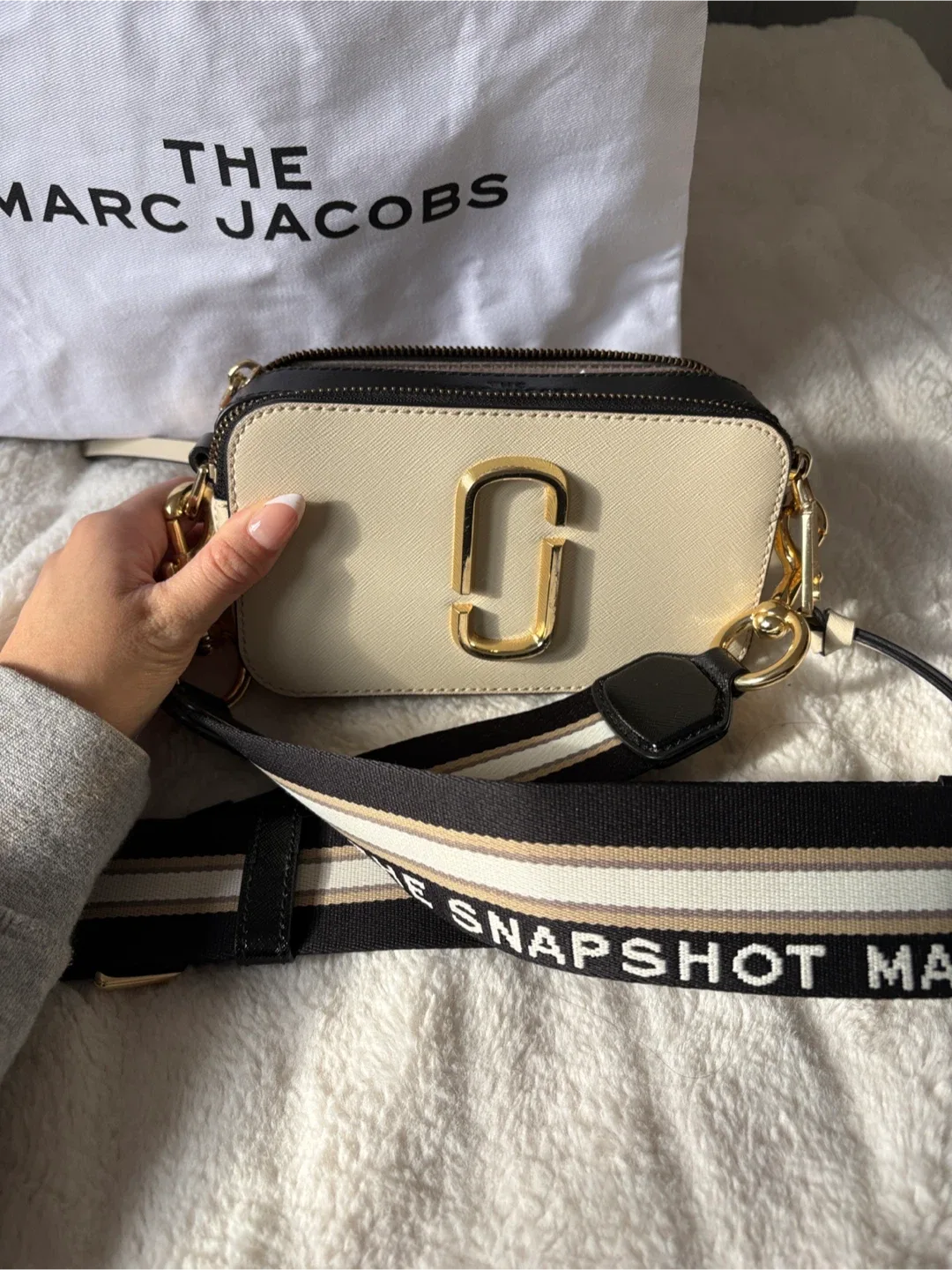 Marc Jacobs Snapshot Camera Bag image indicator(2)