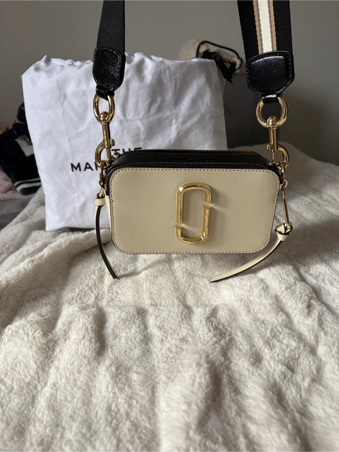 Marc Jacobs Snapshot Camera Bag image indicator(4)