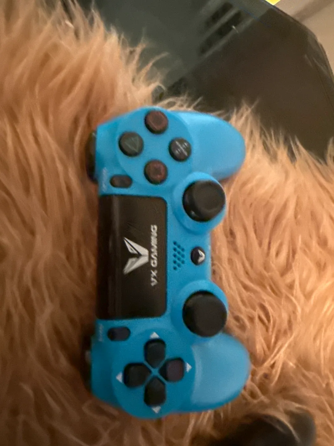 PlayStation 4 Console & Controllers image indicator(2)