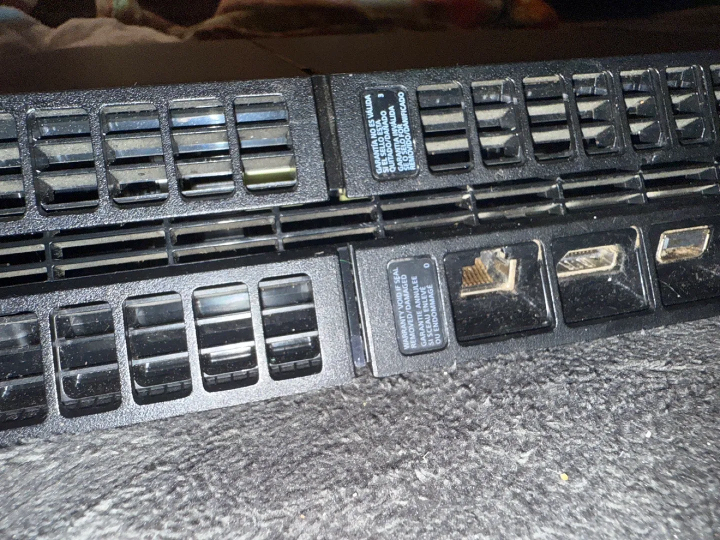 PlayStation 4 Console & Controllers image indicator(7)