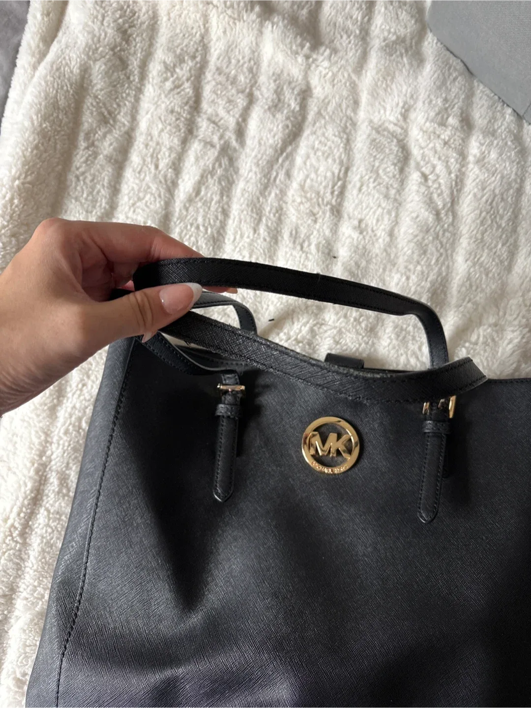 Michael Kors Black Tote Bag image indicator(3)