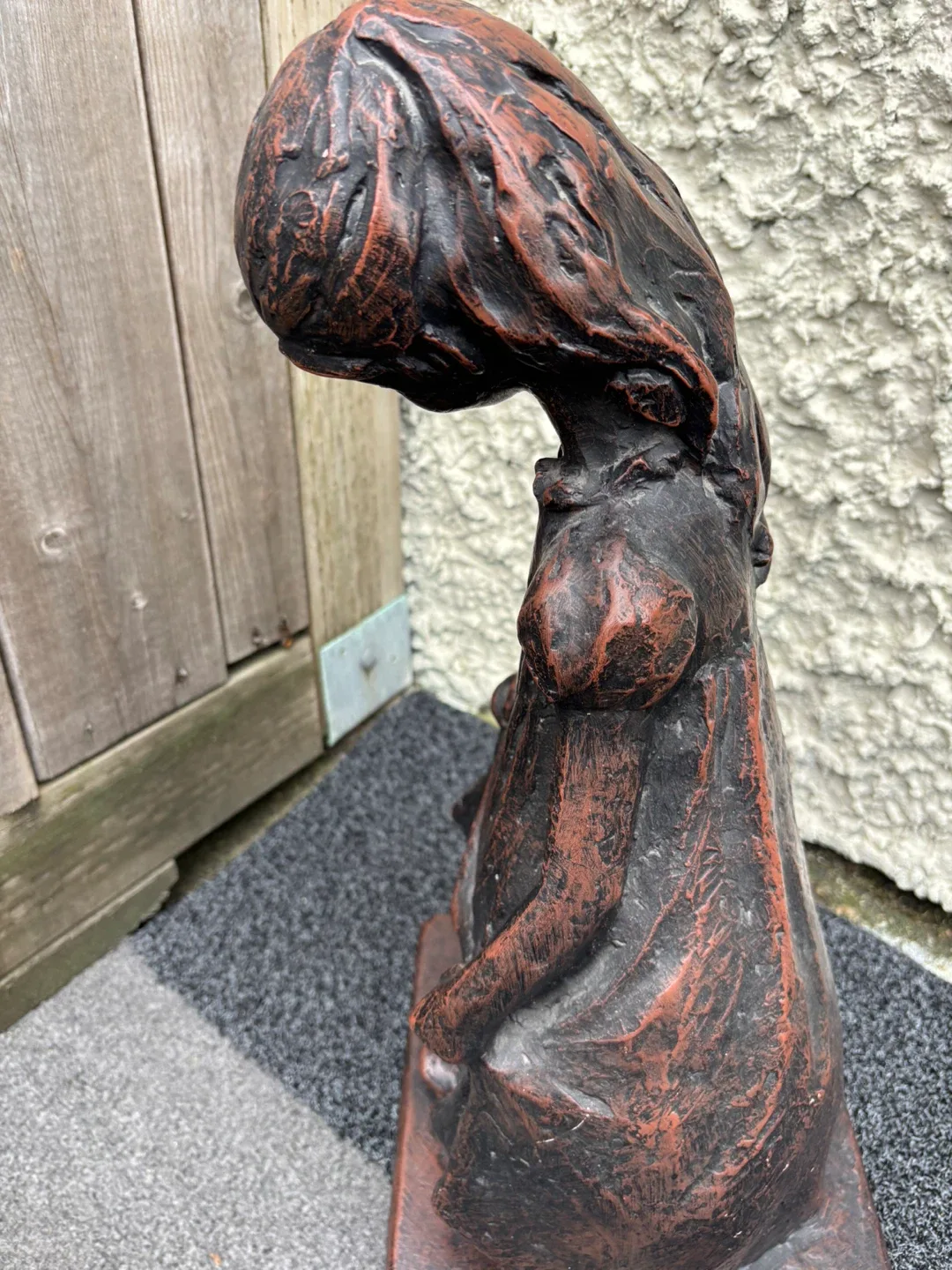 Antique Austin Prod Inc. Statue of a girl in shoes Vintage 1972 image indicator(3)