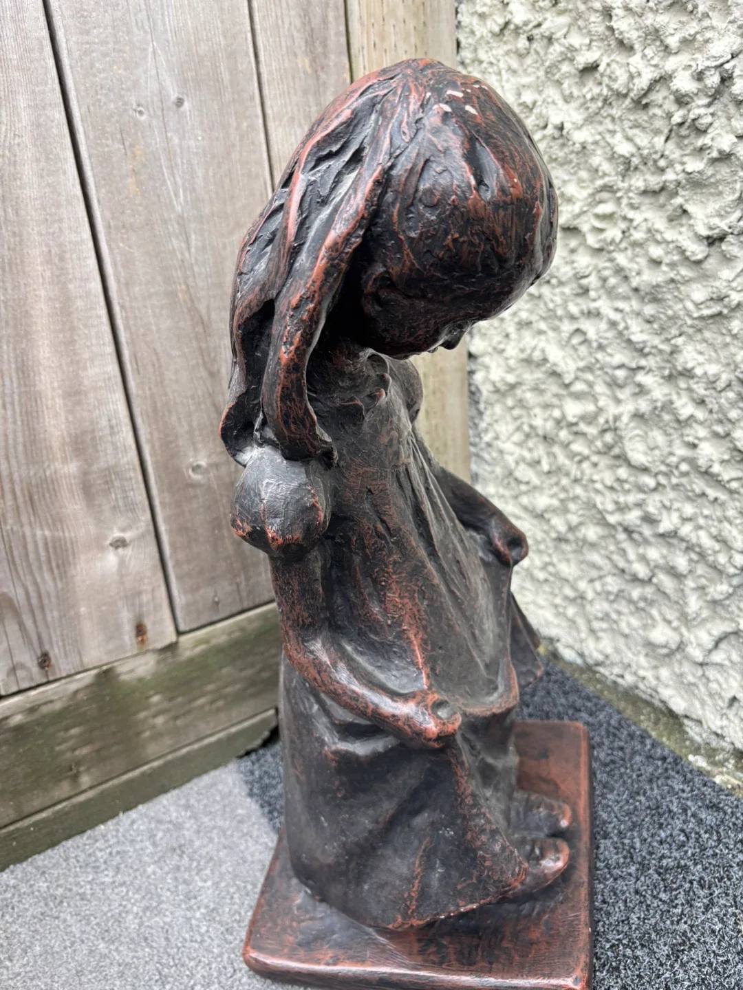 Antique Austin Prod Inc. Statue of a girl in shoes Vintage 1972 image indicator(4)