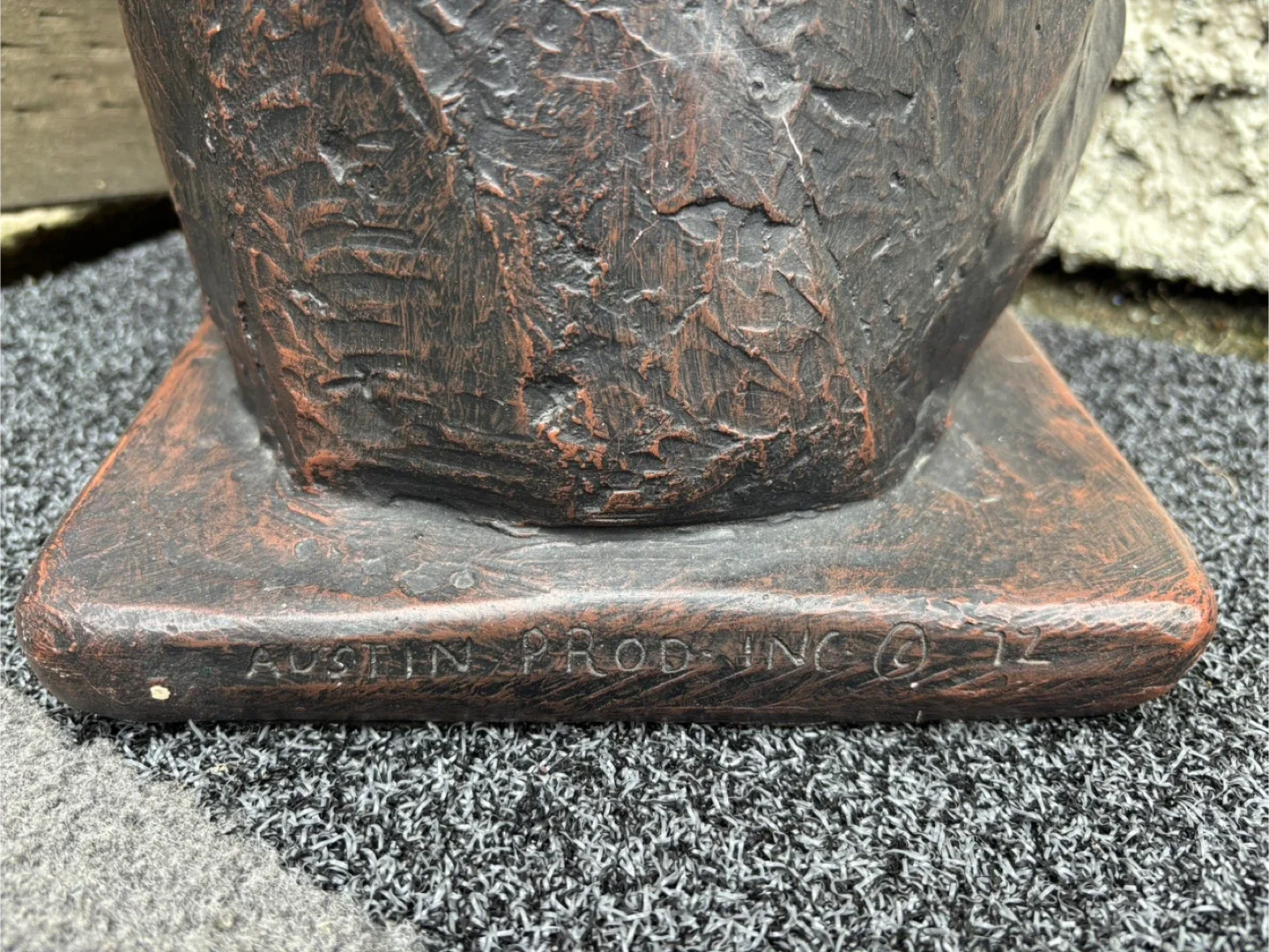 Antique Austin Prod Inc. Statue of a girl in shoes Vintage 1972 image indicator(5)