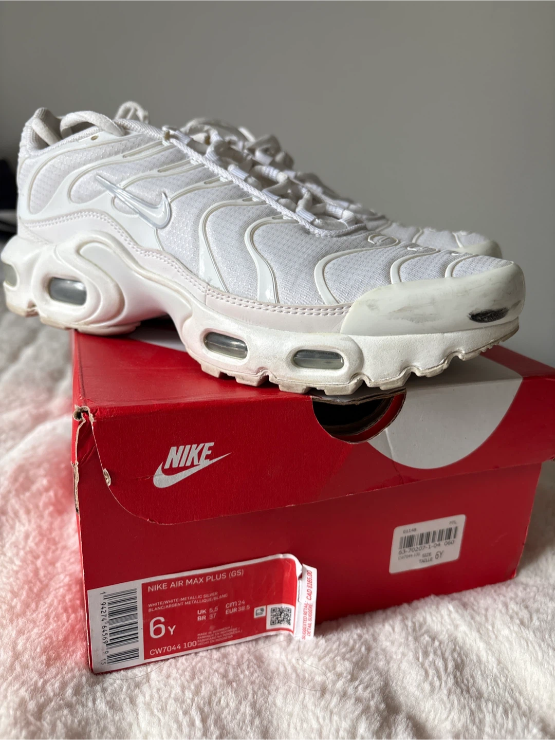 Nike Air Max Plus (GS) - White - Size 6Y - photo 2