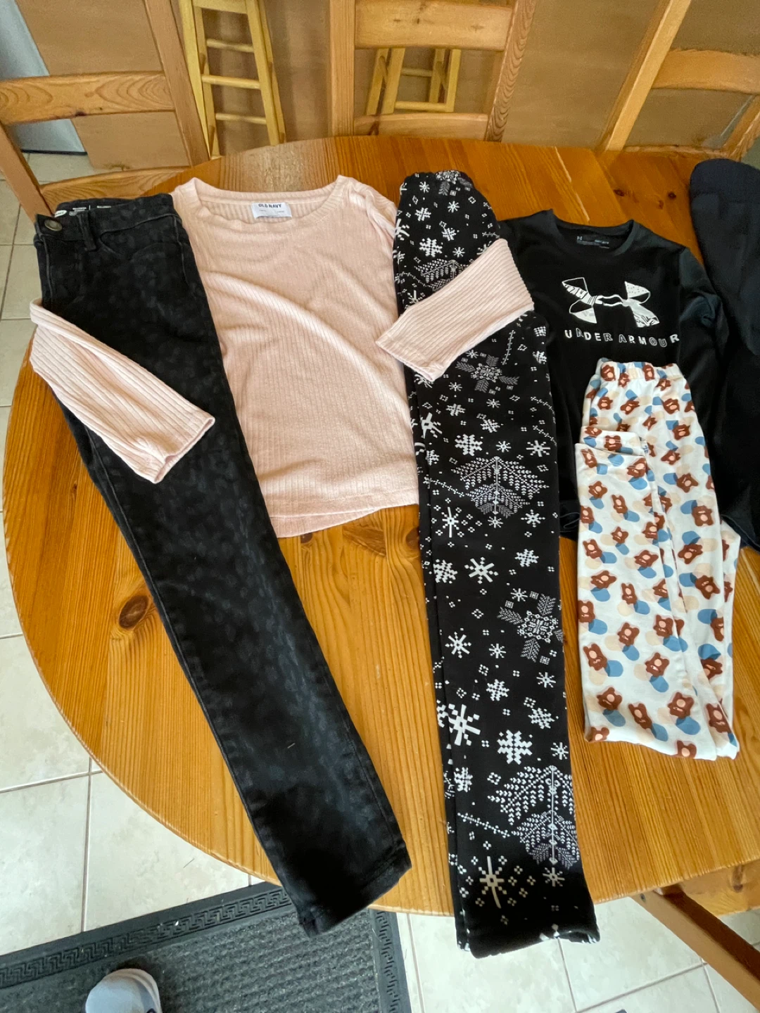 Girls': Old Navy, Just cozy, Under Armour, Zara, Size 10/12 - photo 4