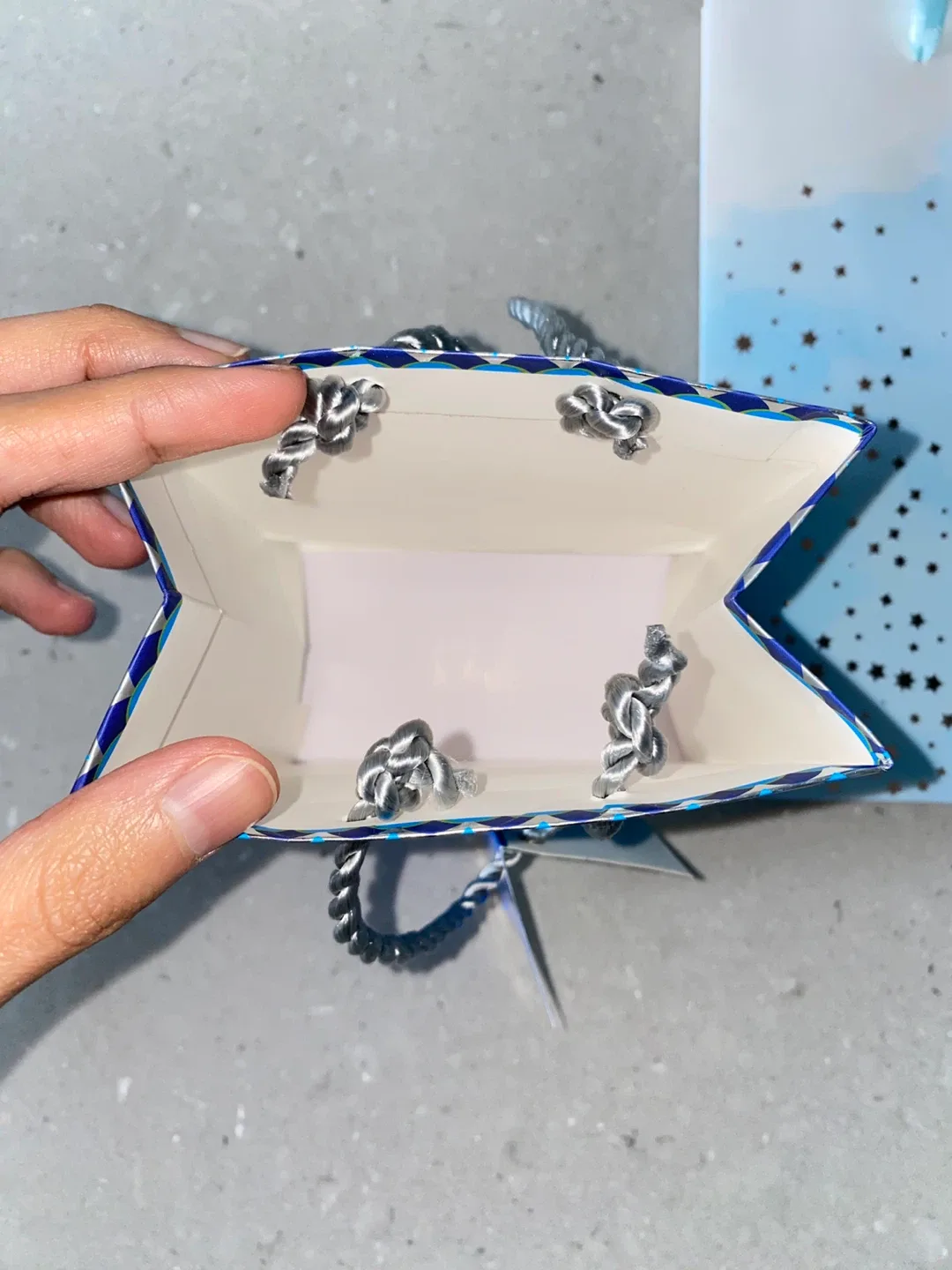 Pack of 2 Blue Gift Bag Set image indicator(4)