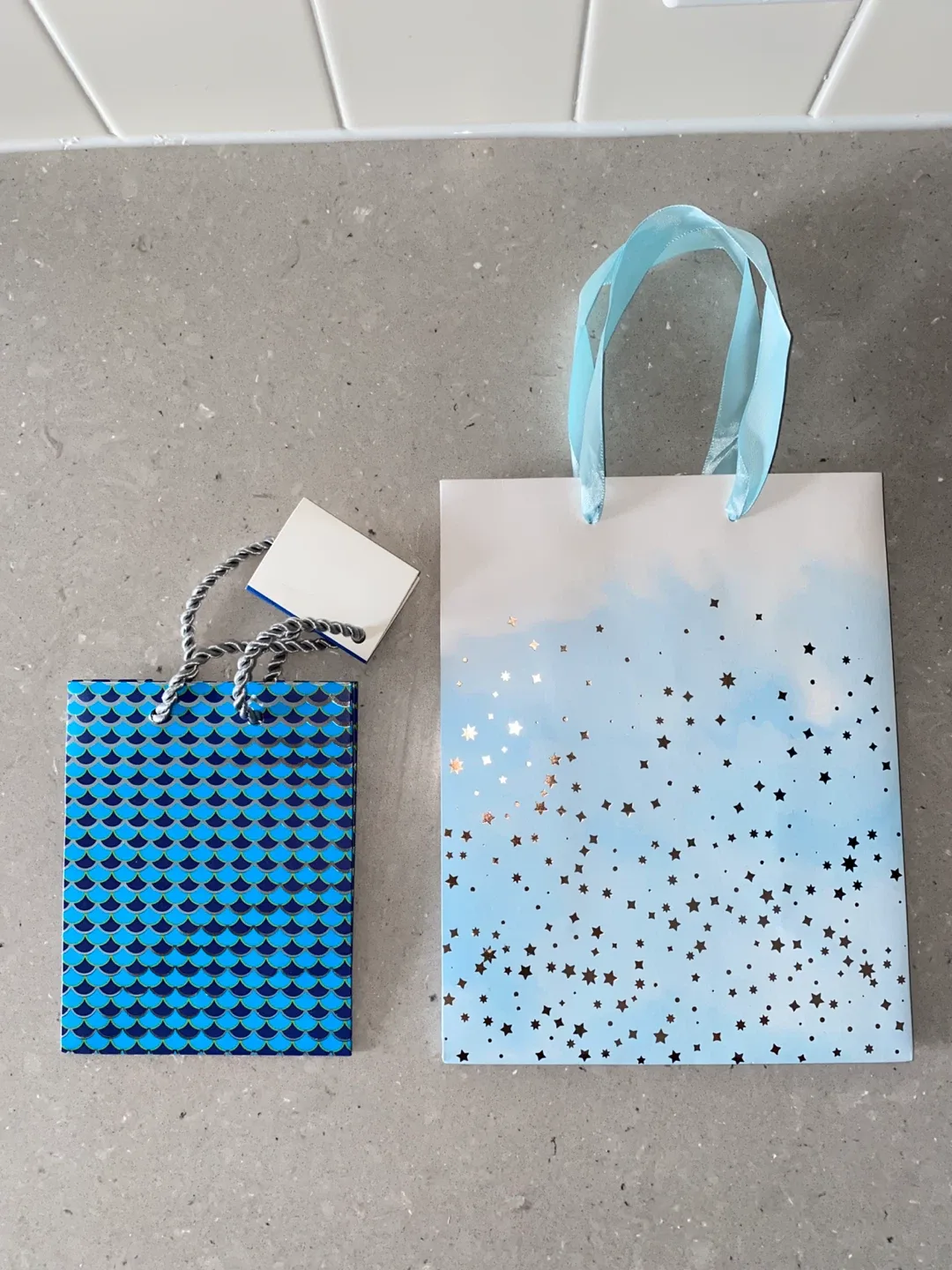 Pack of 2 Blue Gift Bag Set thumbnail