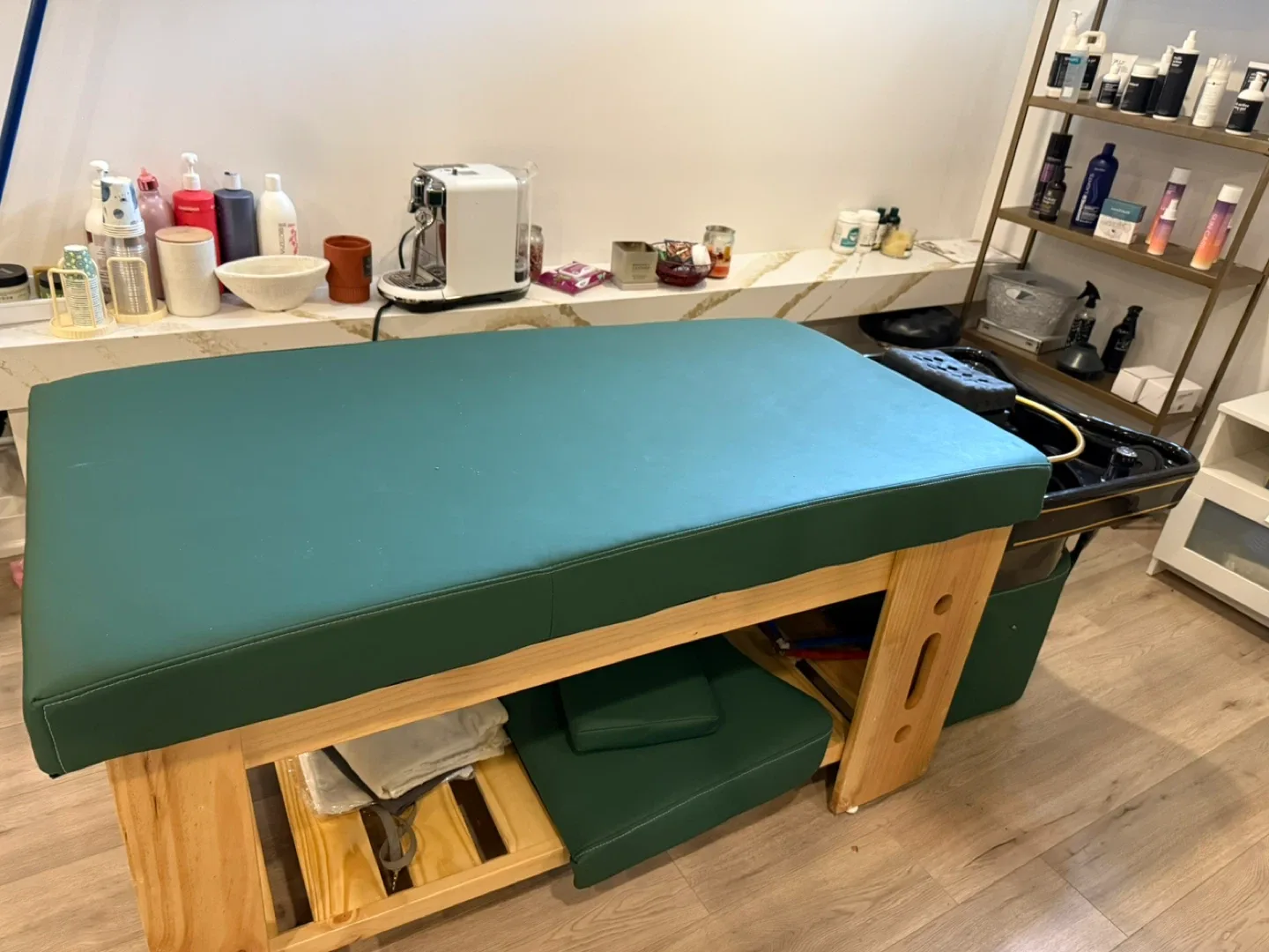 Salon Shampoo Bed with Basin image indicator(3)