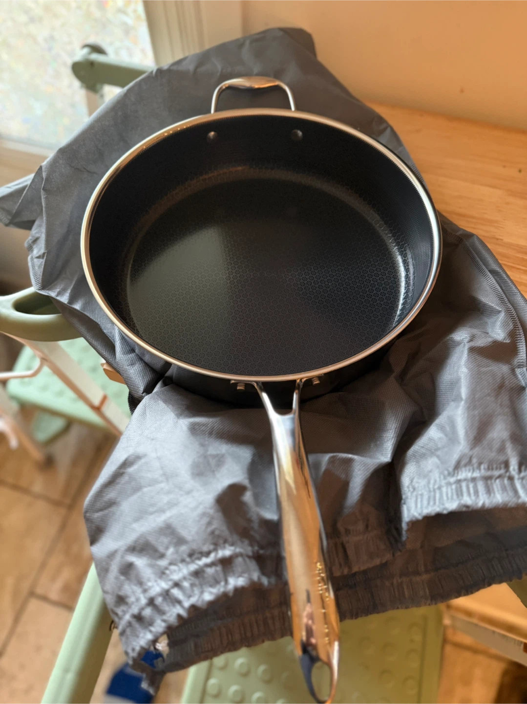 Hexclad 5.5 QT Frying Pan
