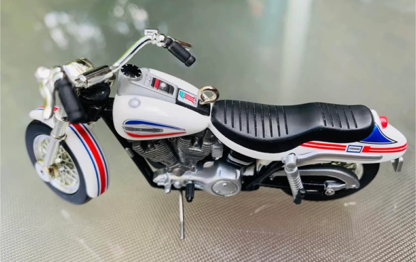 Harley-Davidson 1971 FX-1200 Super Glide Miniature - photo 3