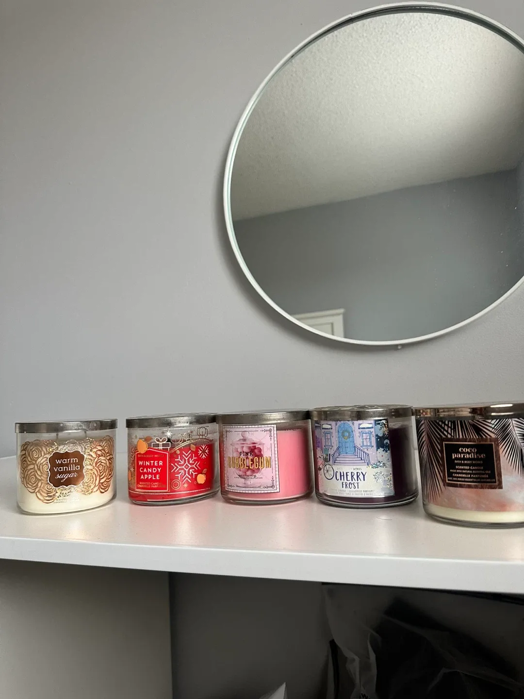 Bath & Body Works Candles - Variety of Scents image indicator(2)