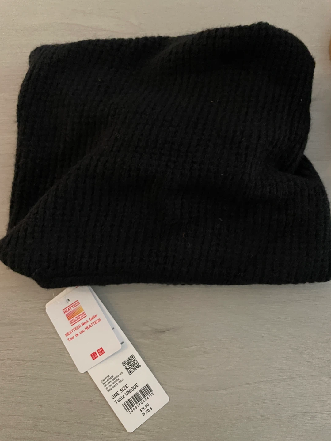 New Uniqlo Heattech Neck Gaiter - Black