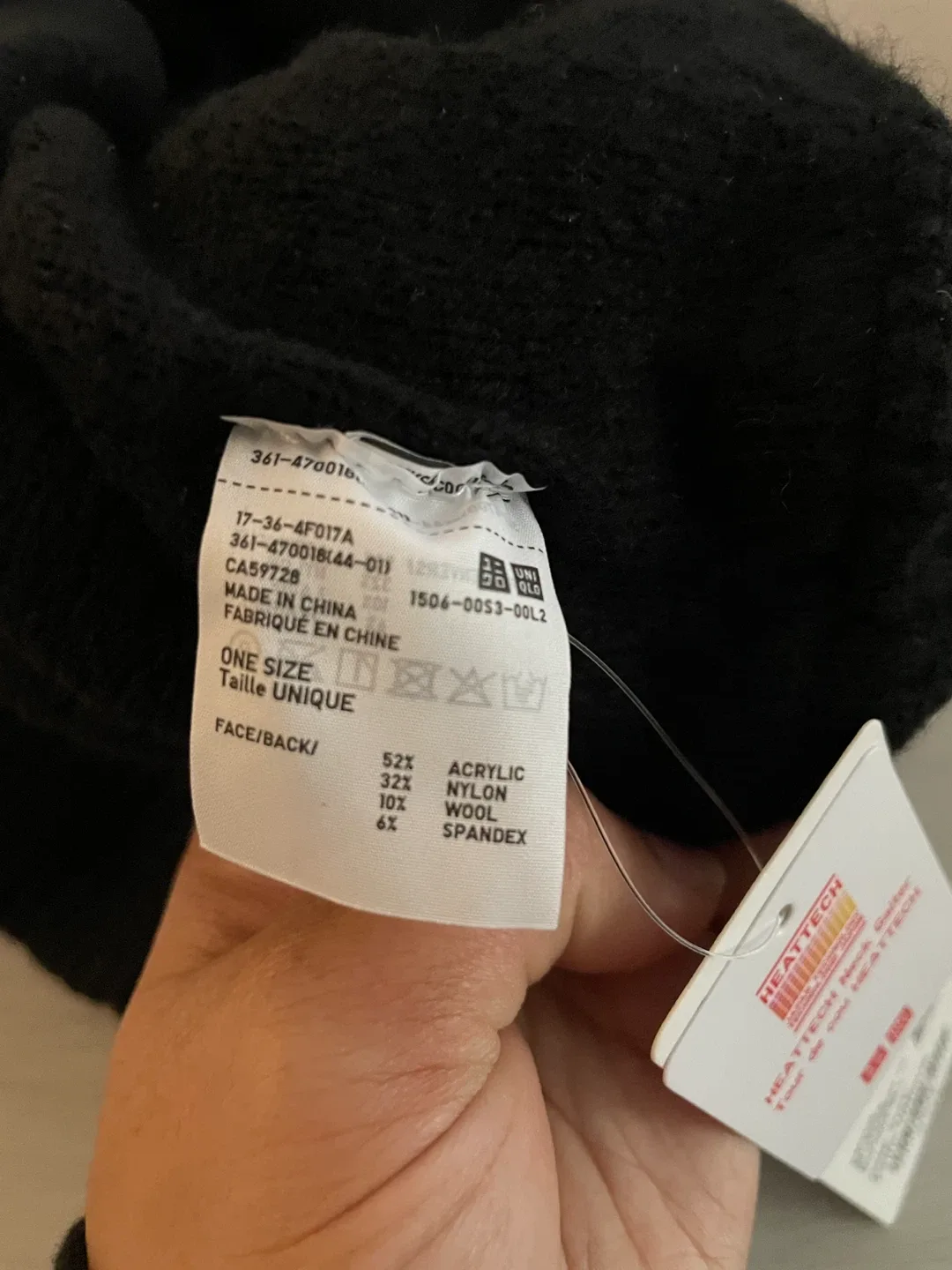 New Uniqlo Heattech Neck Gaiter - Black image indicator(3)