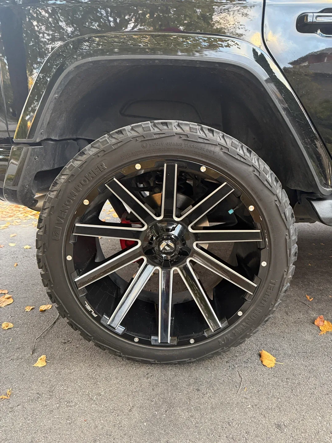 Fuel Wheels & Venom Power Terra Hunter Tires image indicator(2)