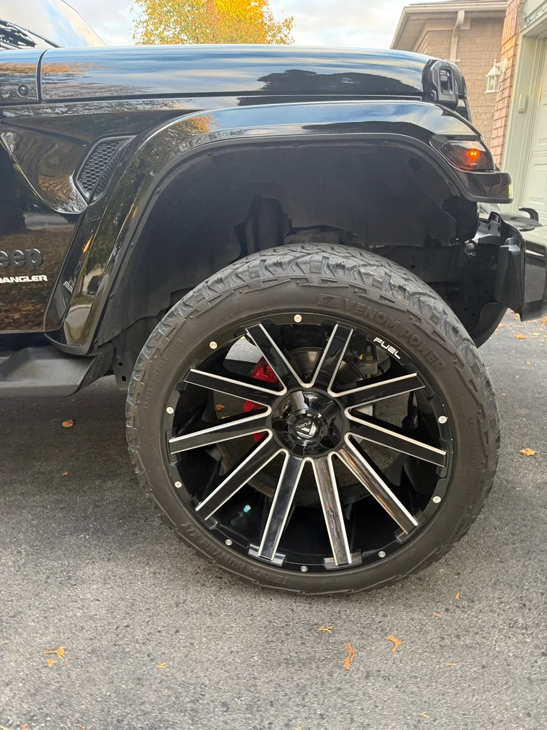 Fuel Wheels & Venom Power Terra Hunter Tires image indicator(3)