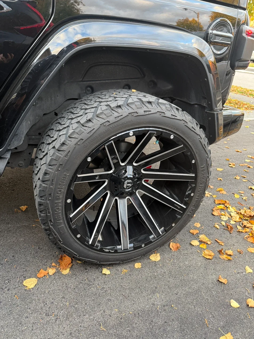 Fuel Wheels & Venom Power Terra Hunter Tires image indicator(5)