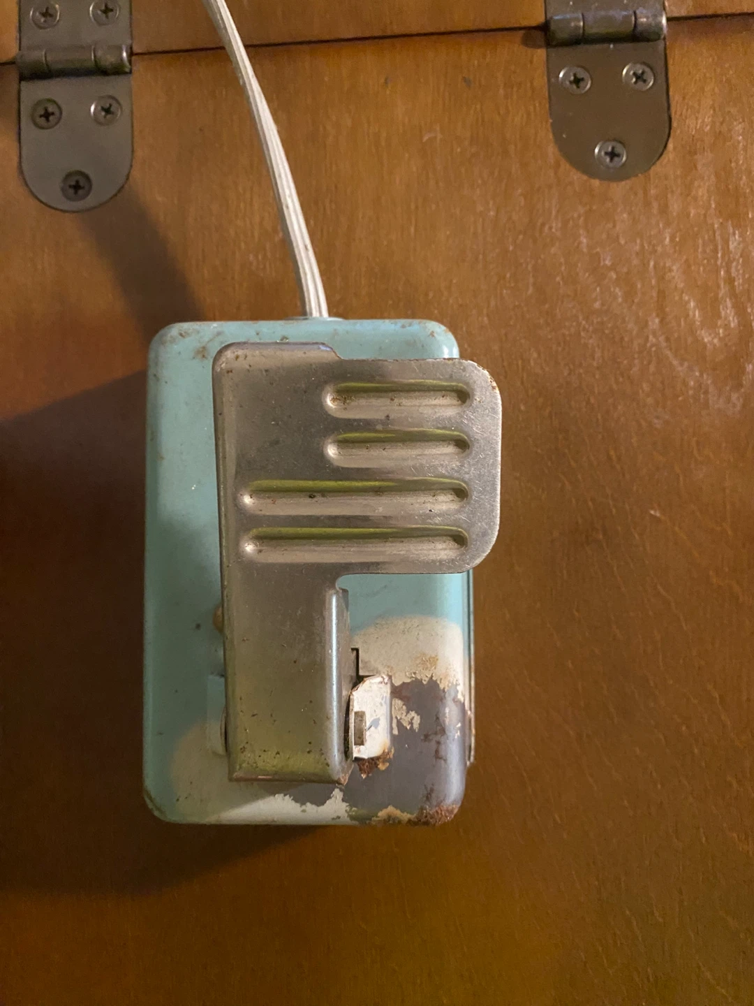 Vintage Singer Sewing Machine - photo 2