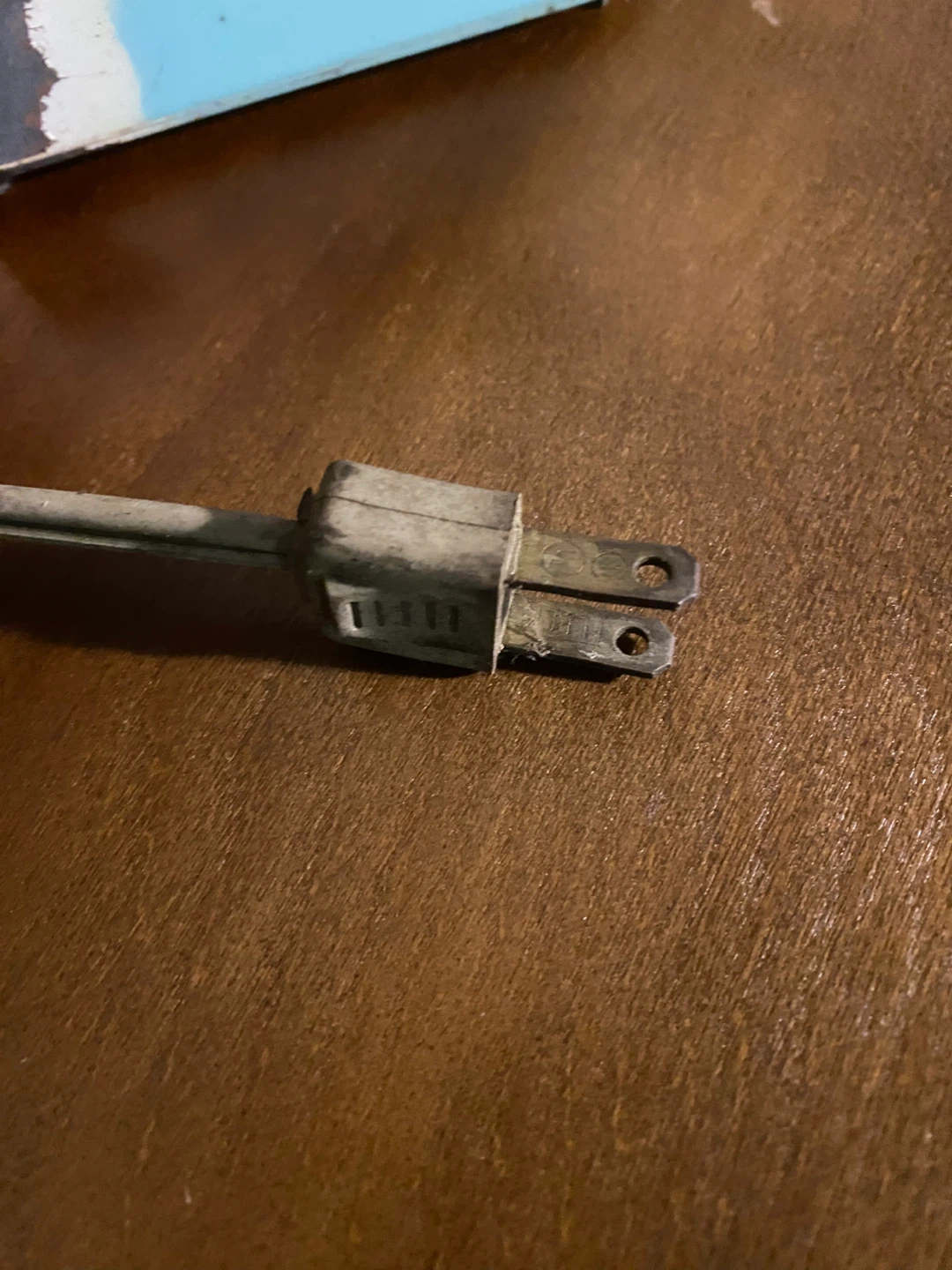 Vintage Singer Sewing Machine - photo 3