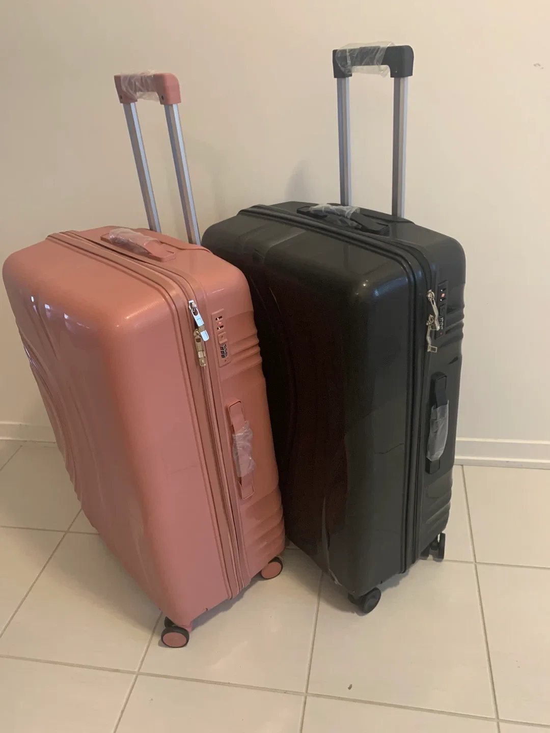 Luggage Set - 20/24/28 inch - Rose Gold & Black image indicator(7)