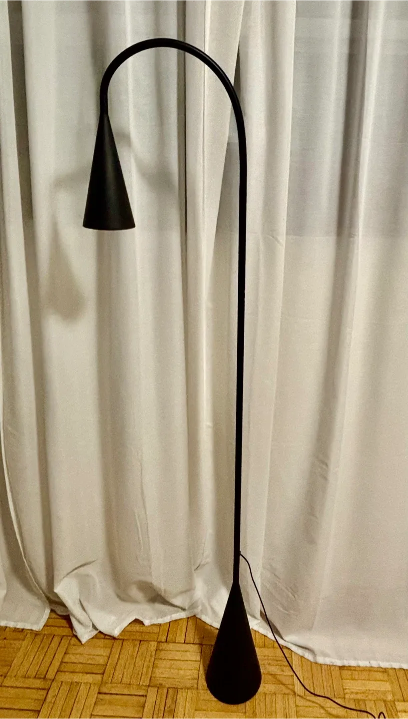 IKEA Floor Lamp - Black image indicator(3)