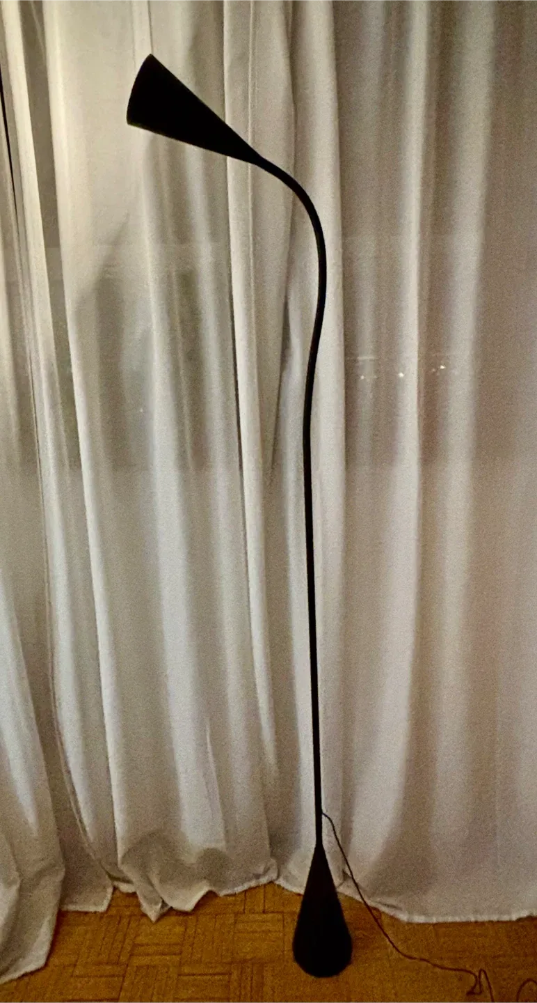 IKEA Floor Lamp - Black image indicator(2)