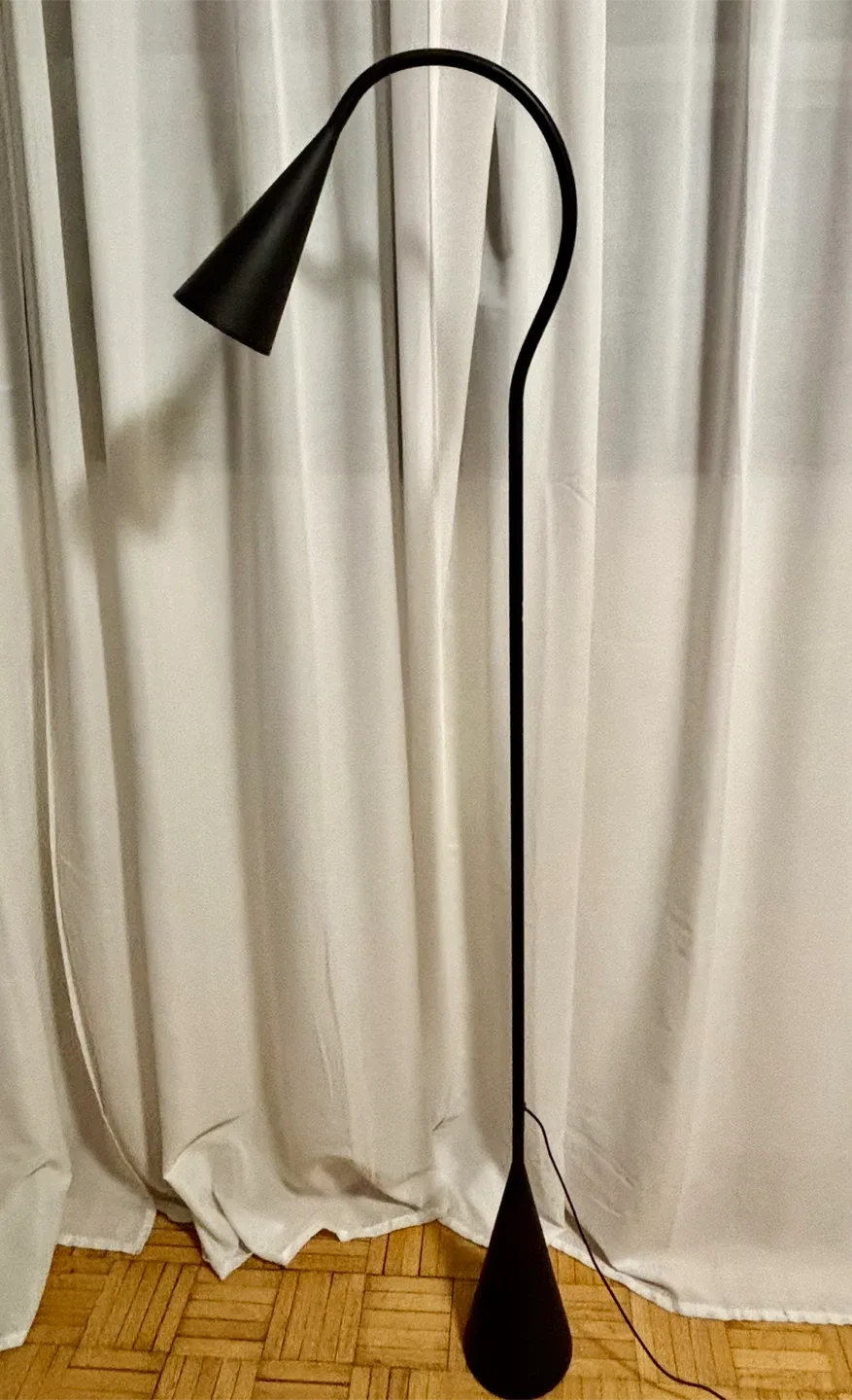 IKEA Floor Lamp - Black image indicator(4)