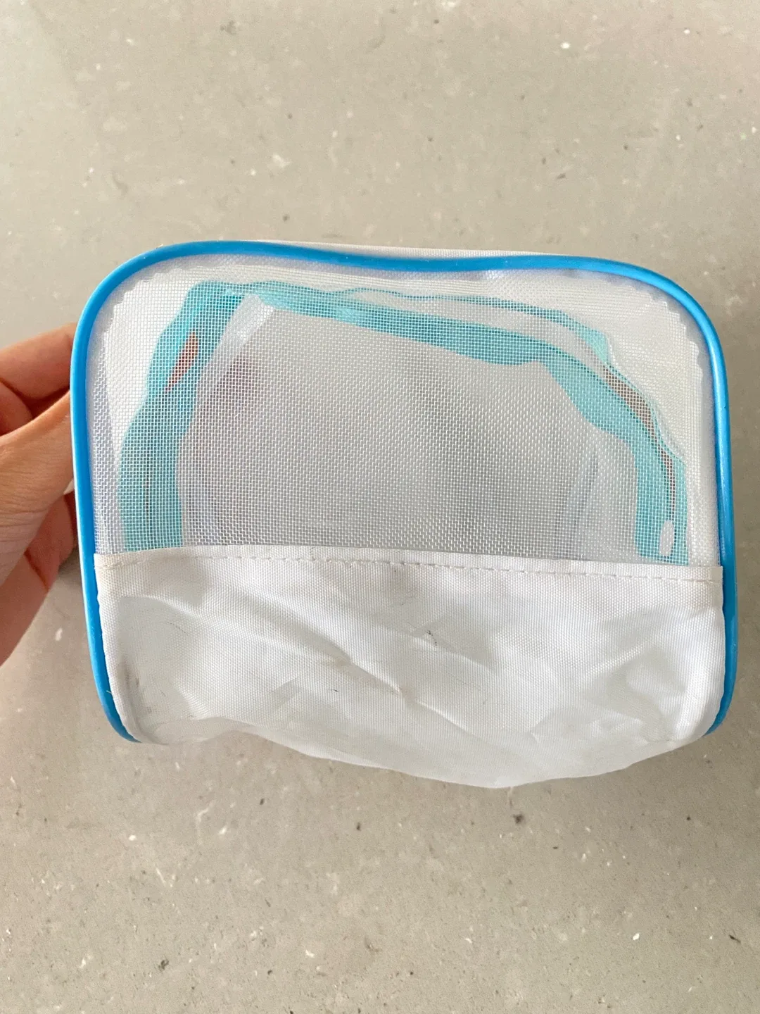 White Light LED Bulb, Multi Outlet Adaptor & Bag image indicator(5)