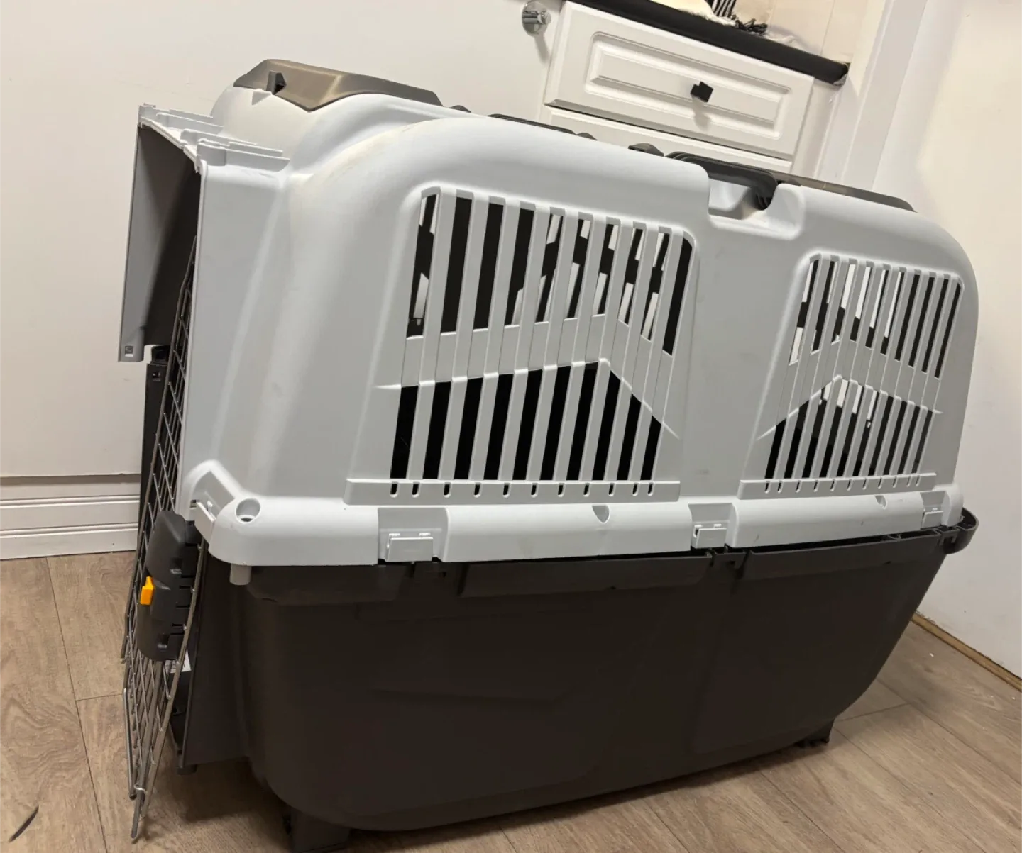 Airline-Approved Pet Crates – 1 Large (SKUDO brand) image indicator(2)