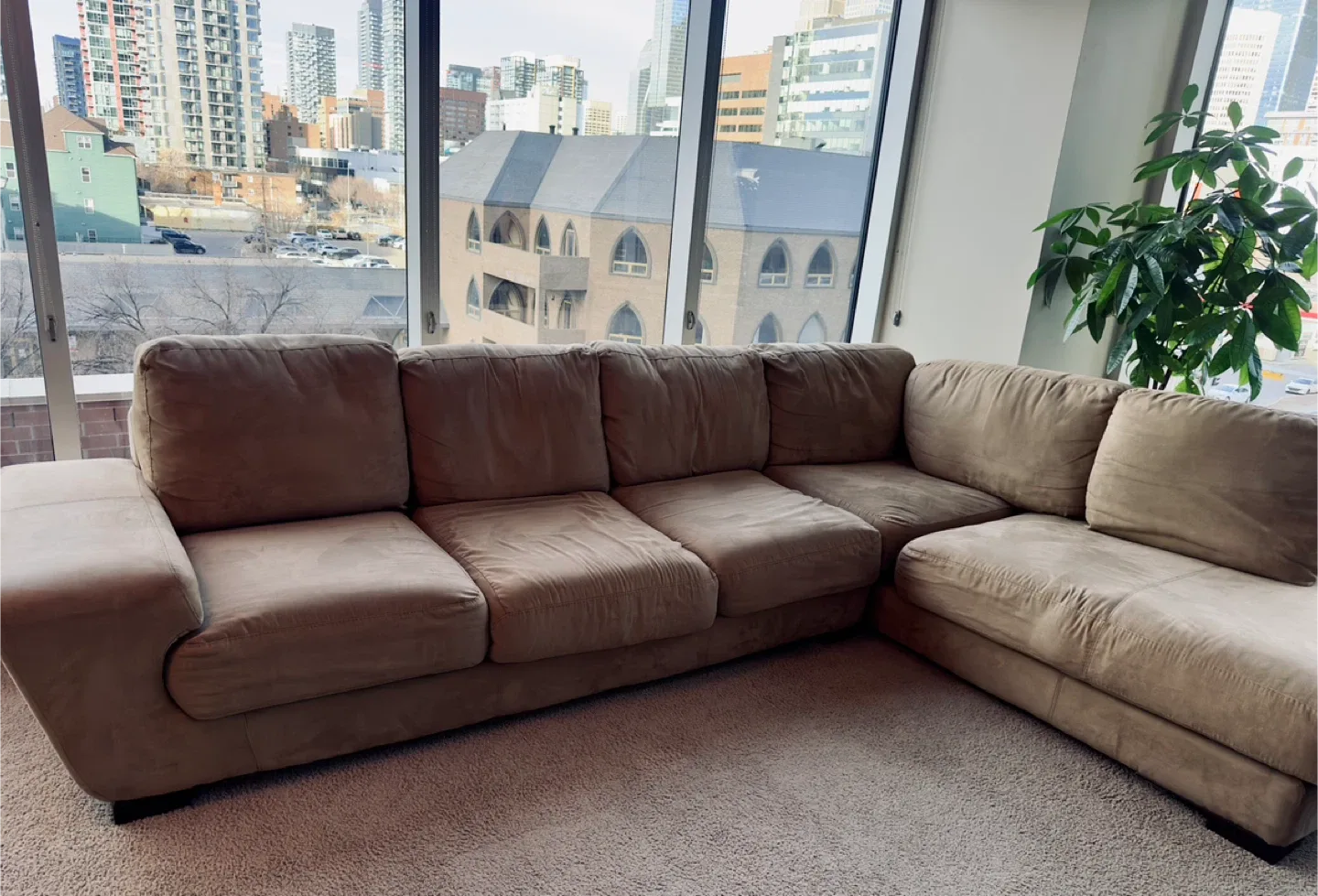 Comfortable Beige Sectional Sofa image indicator(2)