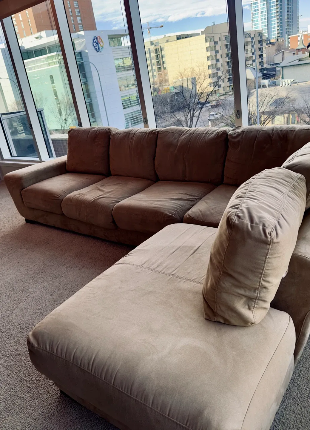 Comfortable Beige Sectional Sofa image indicator(3)