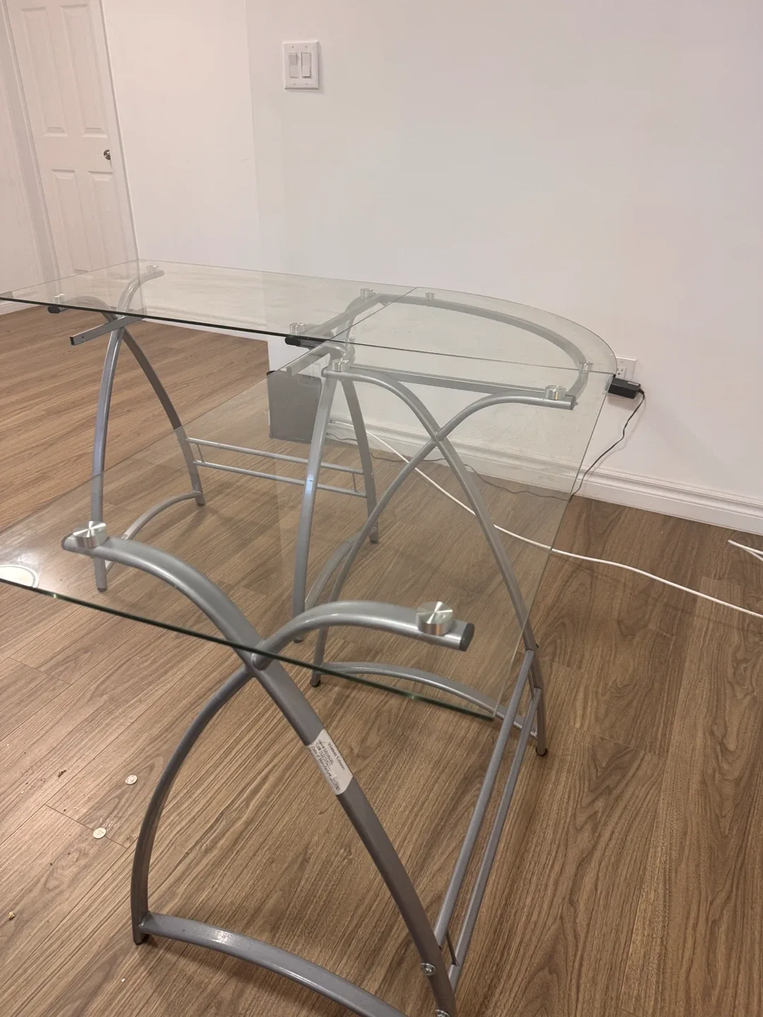 Glass Top Desk with Silver Frame image indicator(5)