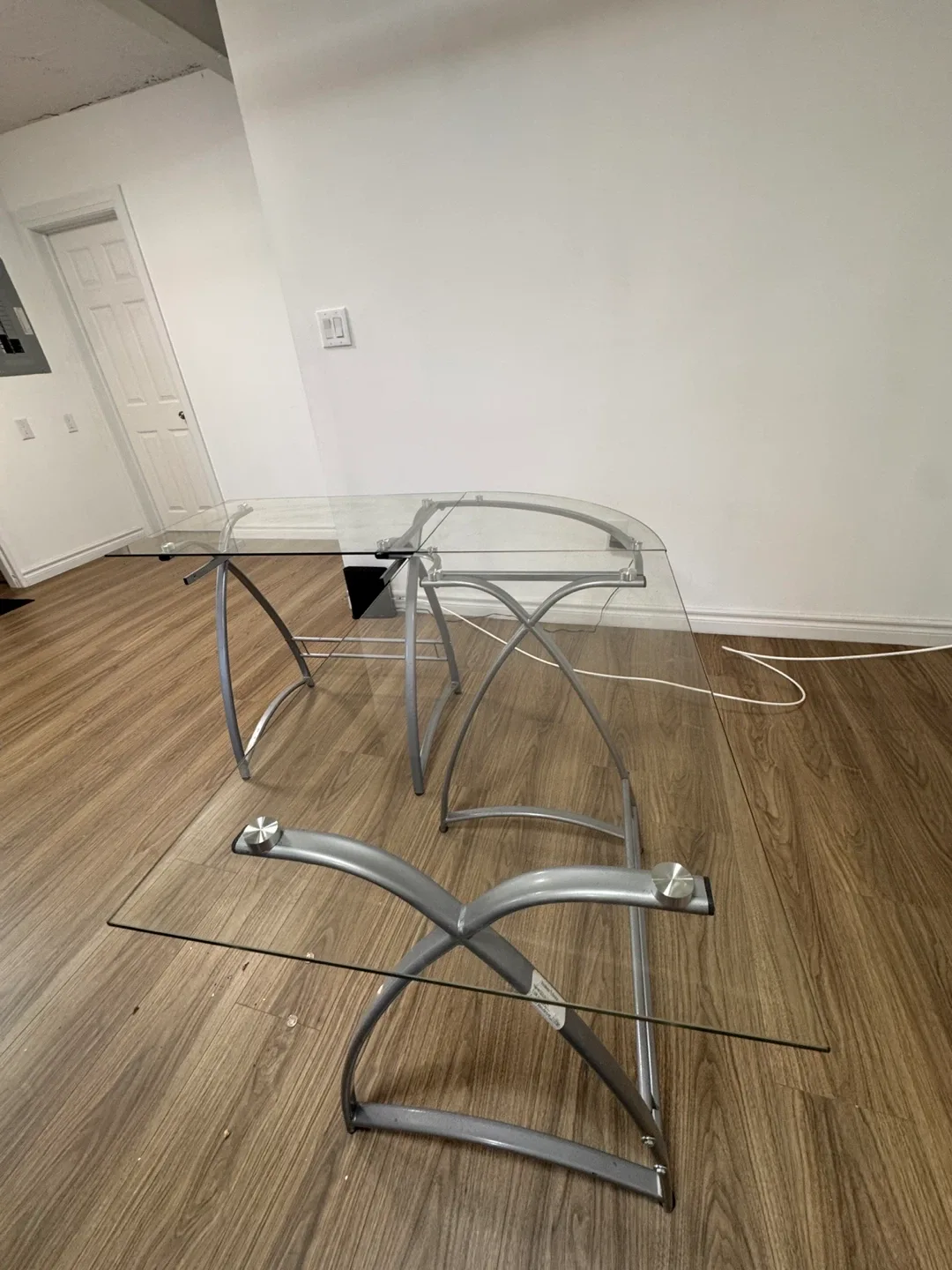 Glass Top Desk with Silver Frame image indicator(2)