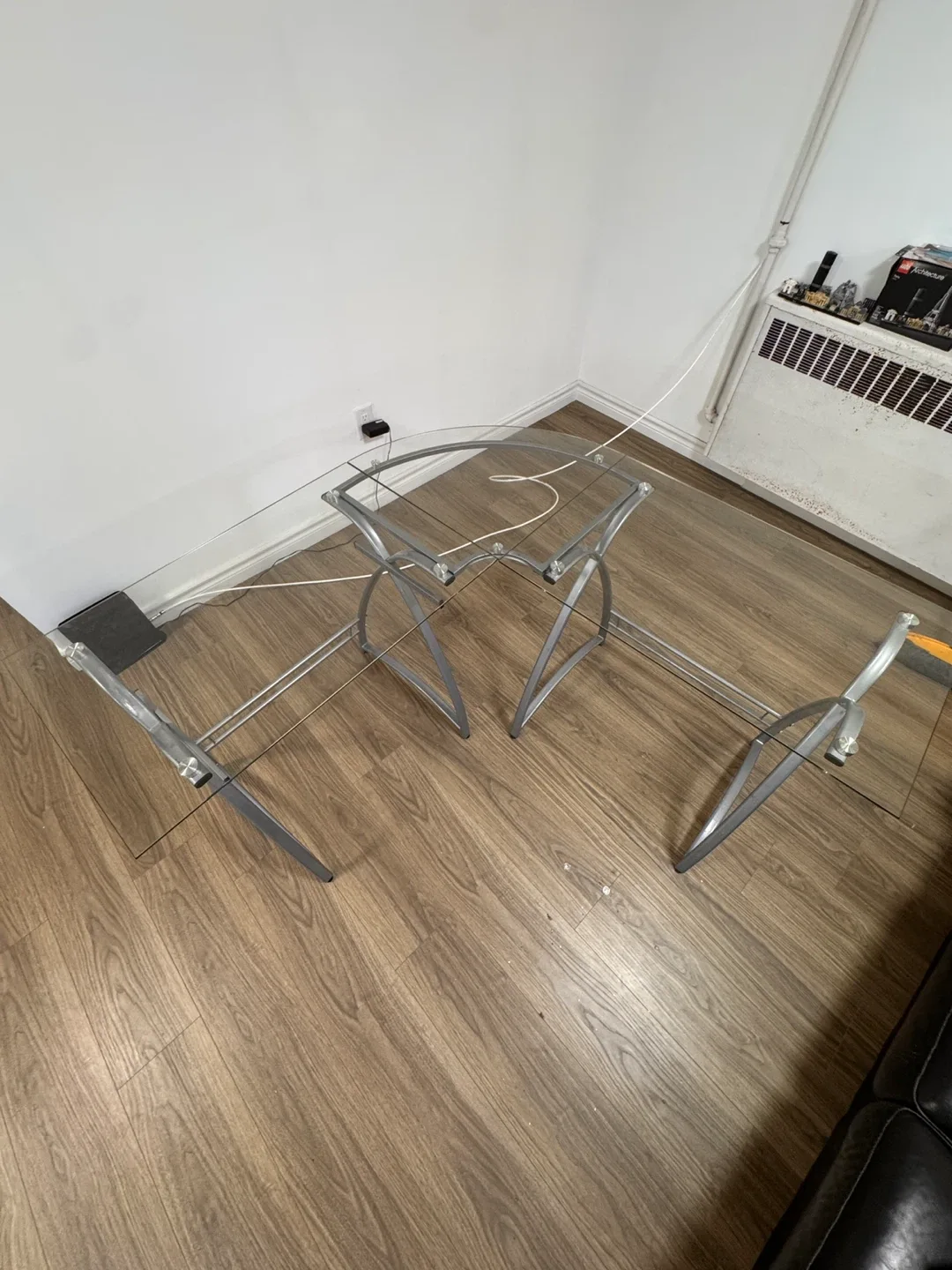 Glass Top Desk with Silver Frame image indicator(4)