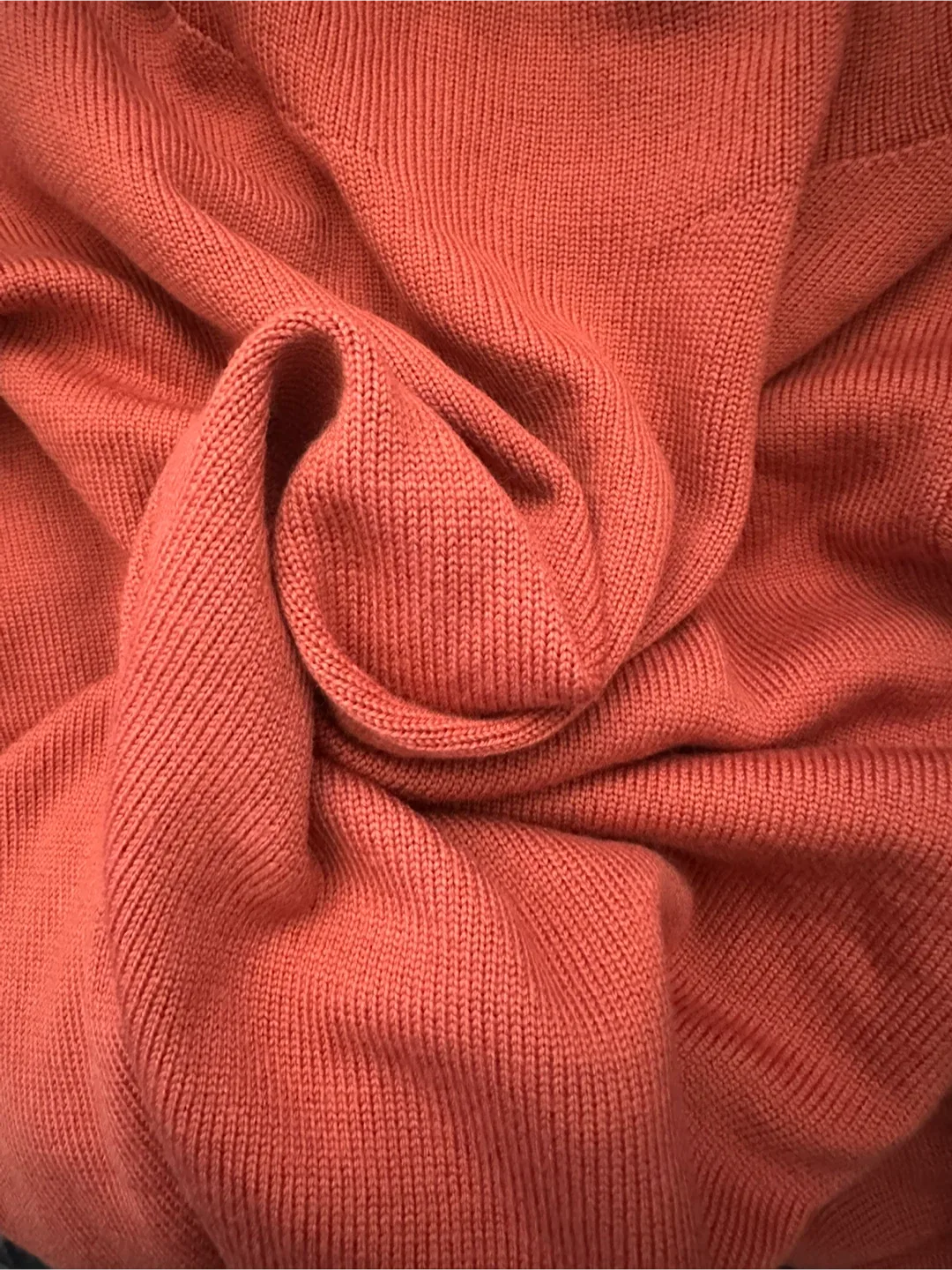 Aritzia Wilfred Montpellier Turtleneck Rosy Red - Large $50 image indicator(3)