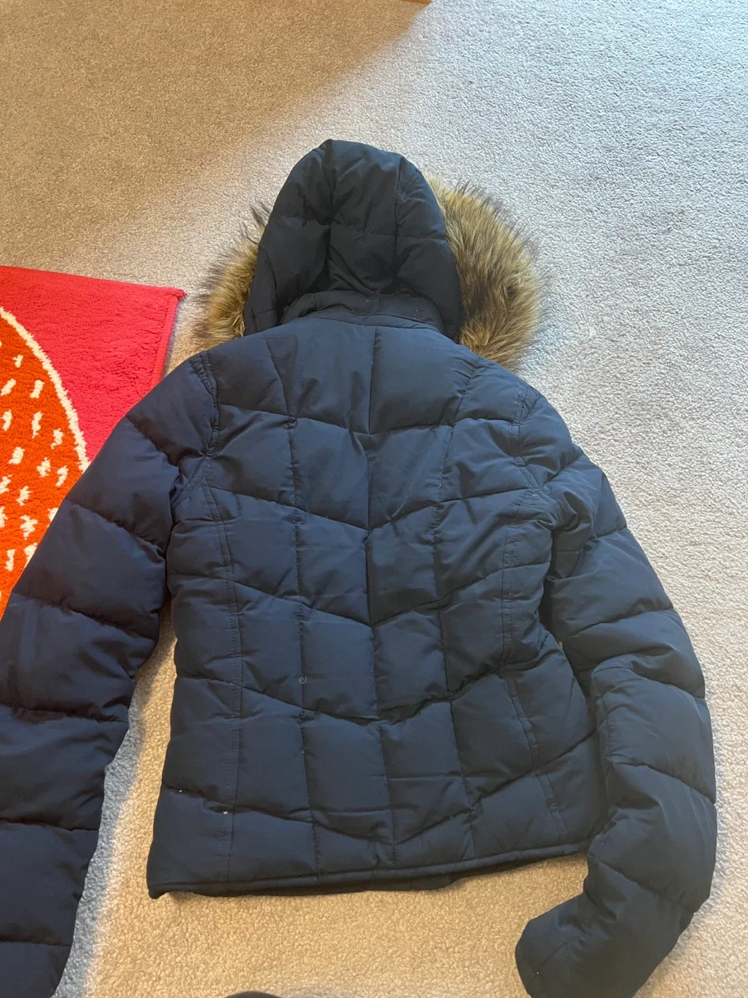 Hollister Puffer Jacket - Size S image indicator(5)