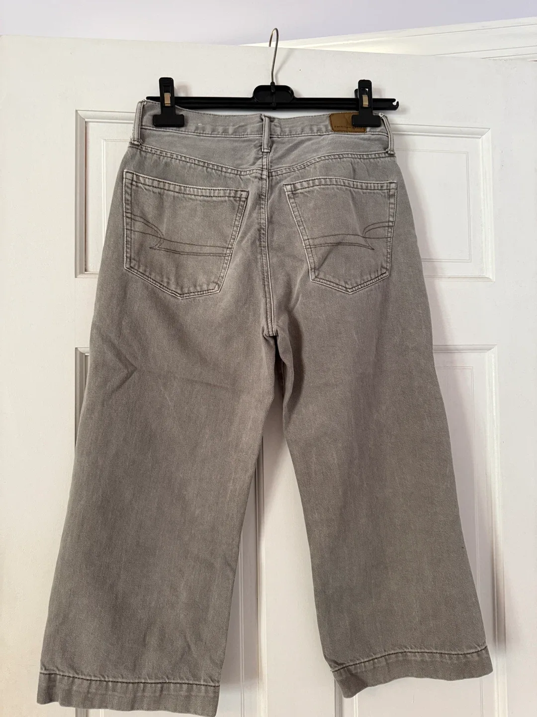 American Eagle Wide Leg Crop Pants - Size 6 image indicator(2)